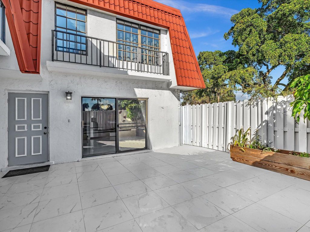 Photo of 1441 Princeton Lane, Boynton Beach, FL 33426 (MLS # R11143739)