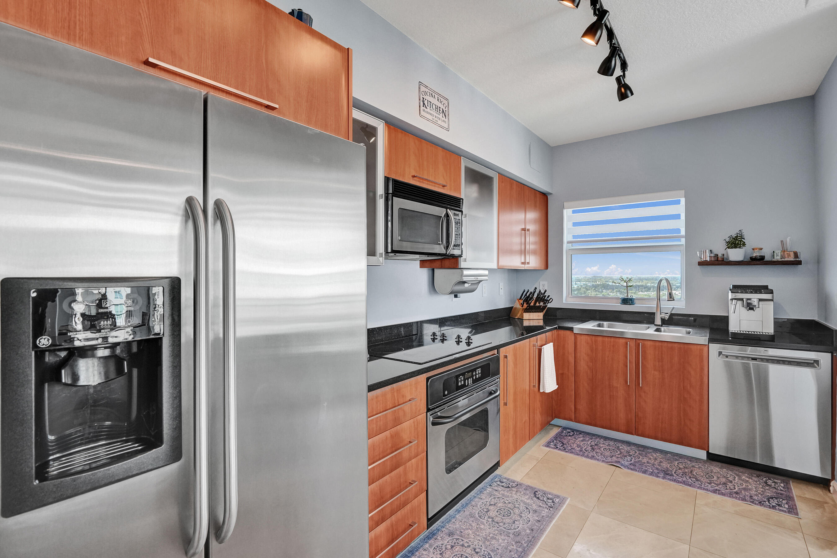 SYMPHONY SOUTH CONDO - Residential