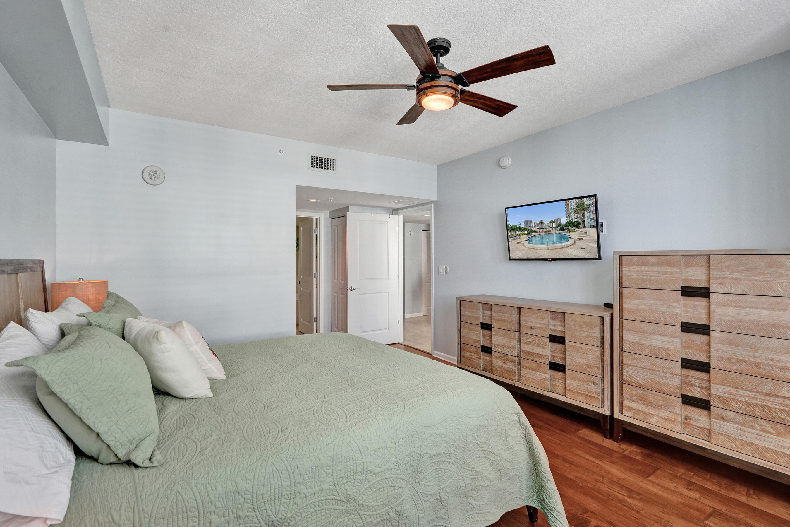 SYMPHONY SOUTH CONDO - Residential