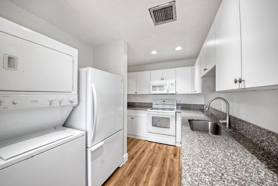 PINES OF DELRAY NORTH CONDO - Residential Lease