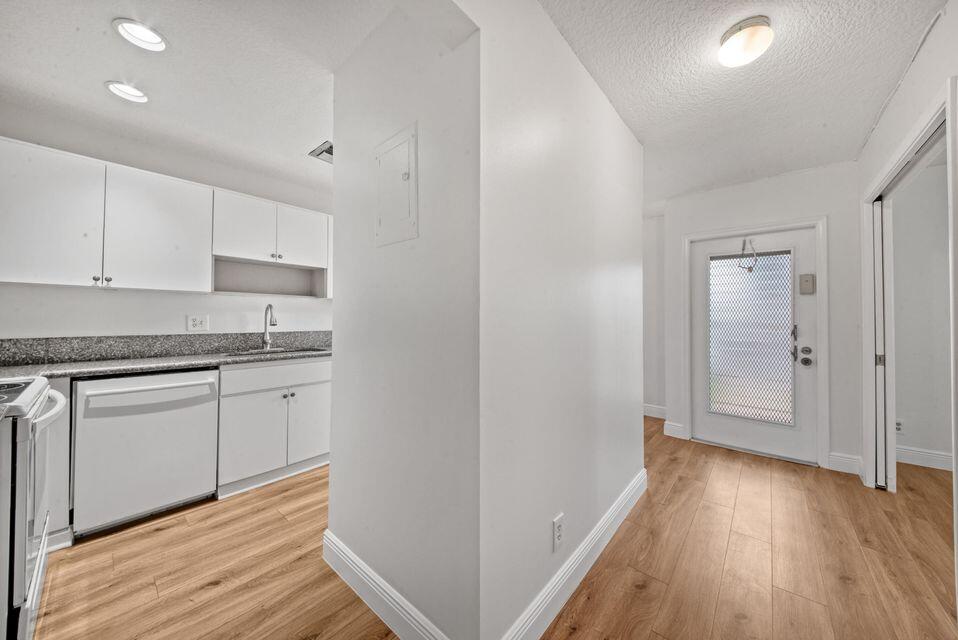 PINES OF DELRAY NORTH CONDO - Residential Lease