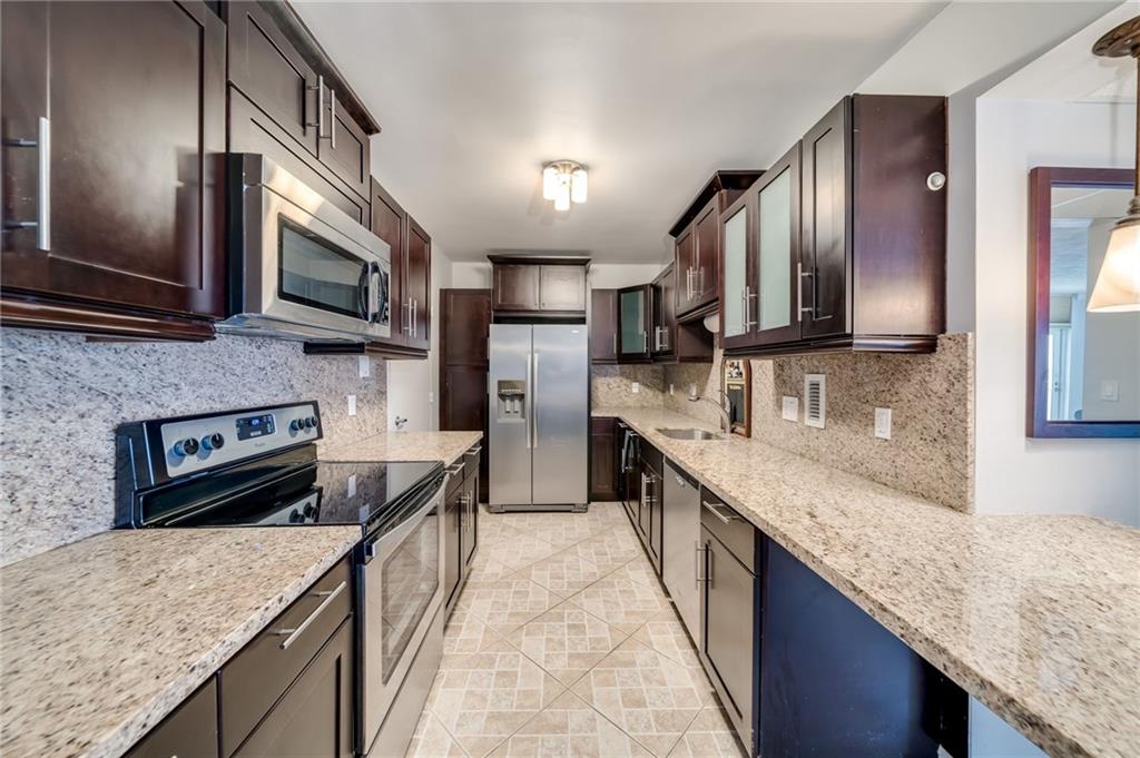 GALT TOWERS - Residential