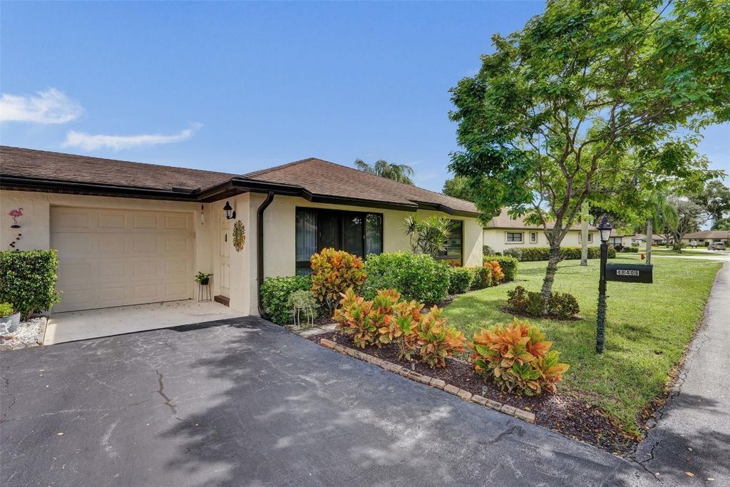 Photo of 4840 Greentree Lane #B, Boynton Beach, FL 33436 (MLS # F10529813)