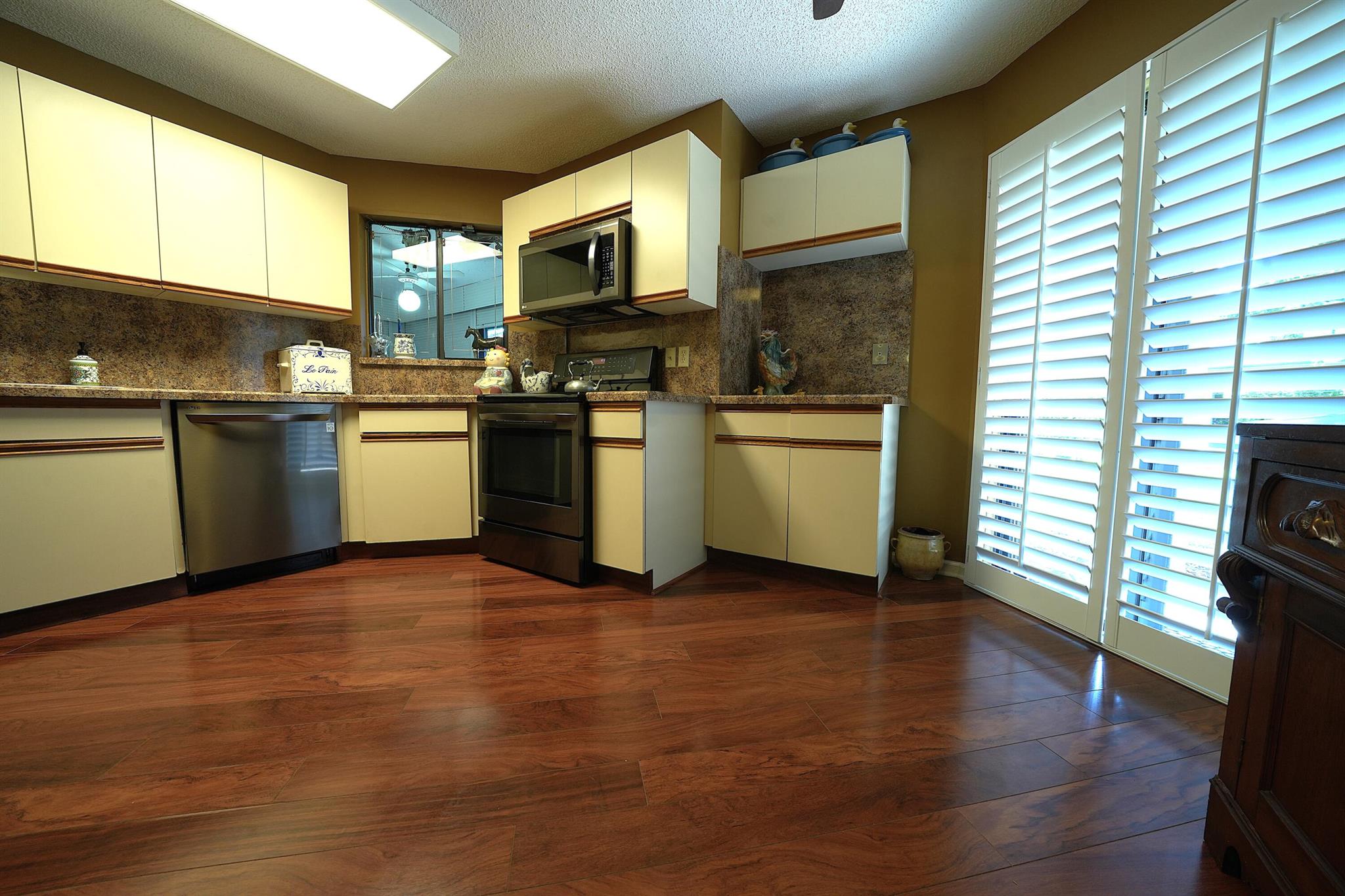 CEDAR POINT 6 - Residential