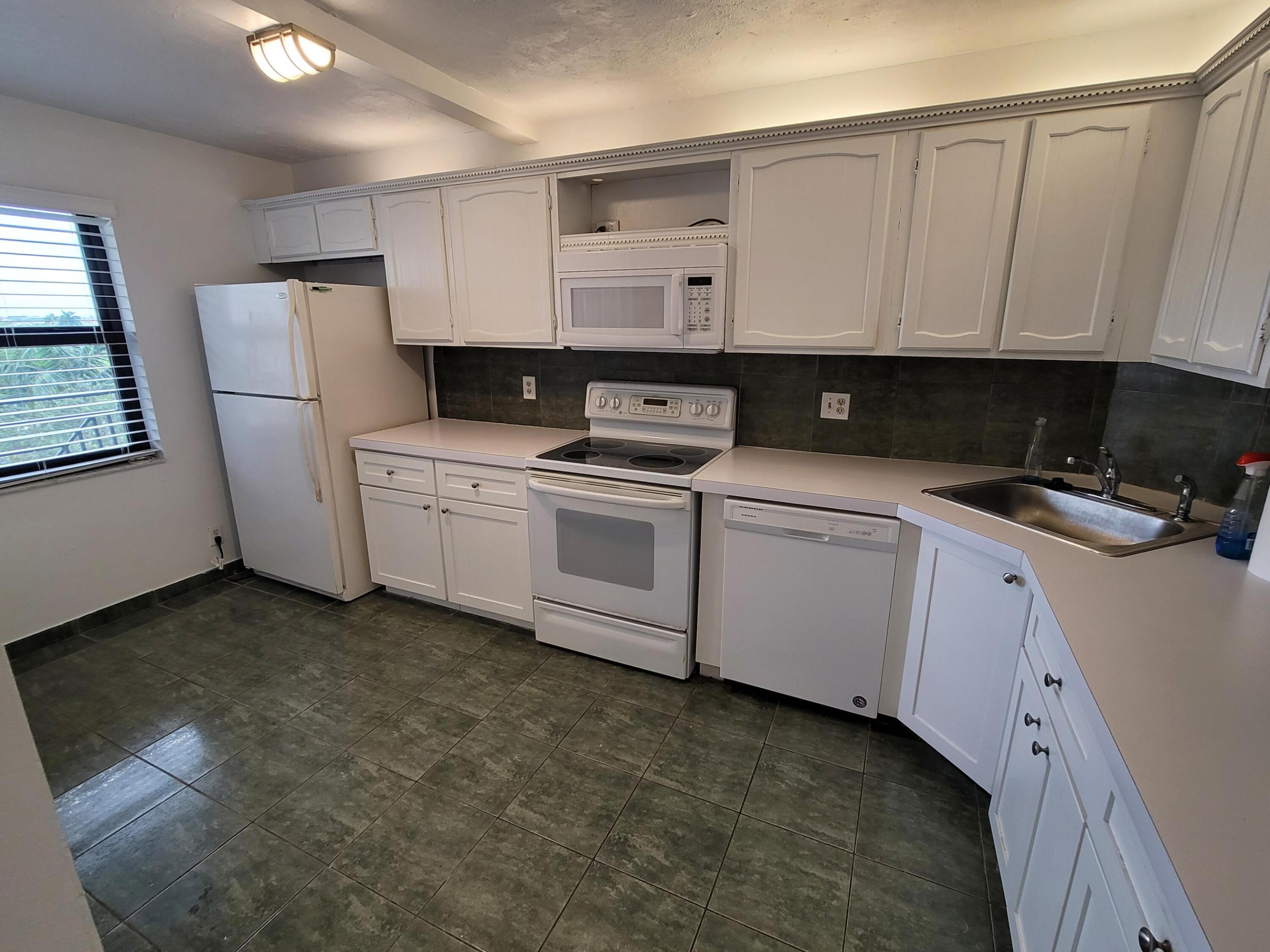 TRADEWINDS BY THE SEA CONDO - Residential