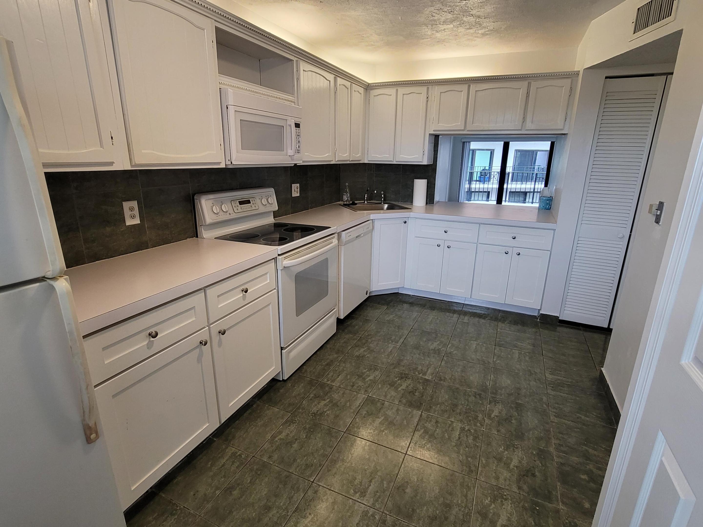 TRADEWINDS BY THE SEA CONDO - Residential