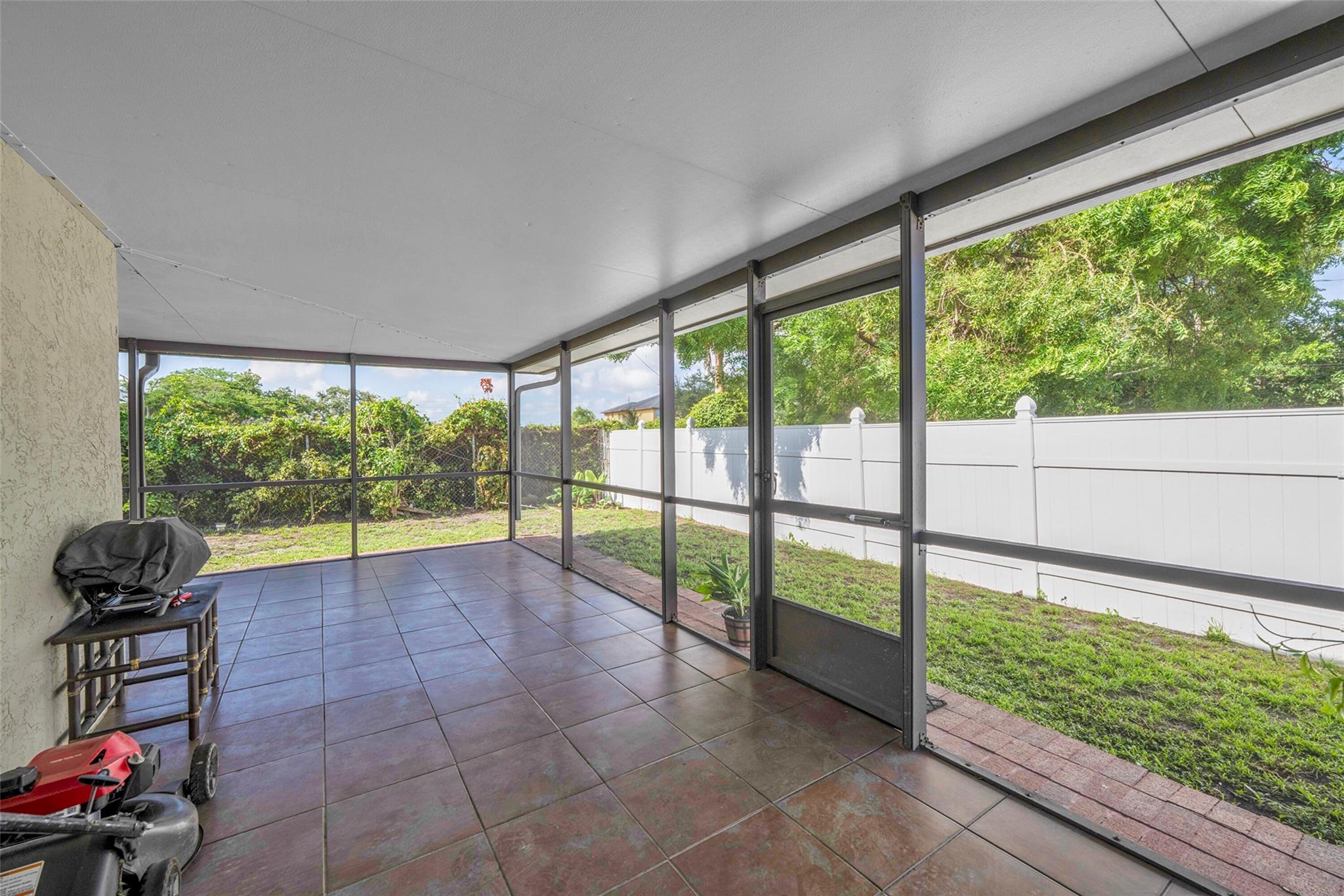 2351 NW 29th St