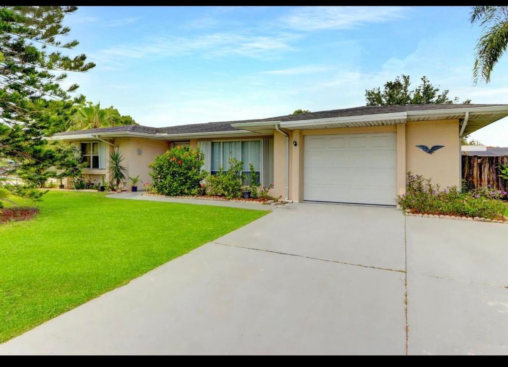 Photo of 216 NE Mainsail Street, Port Saint Lucie, FL 34983 (MLS # B26025032)