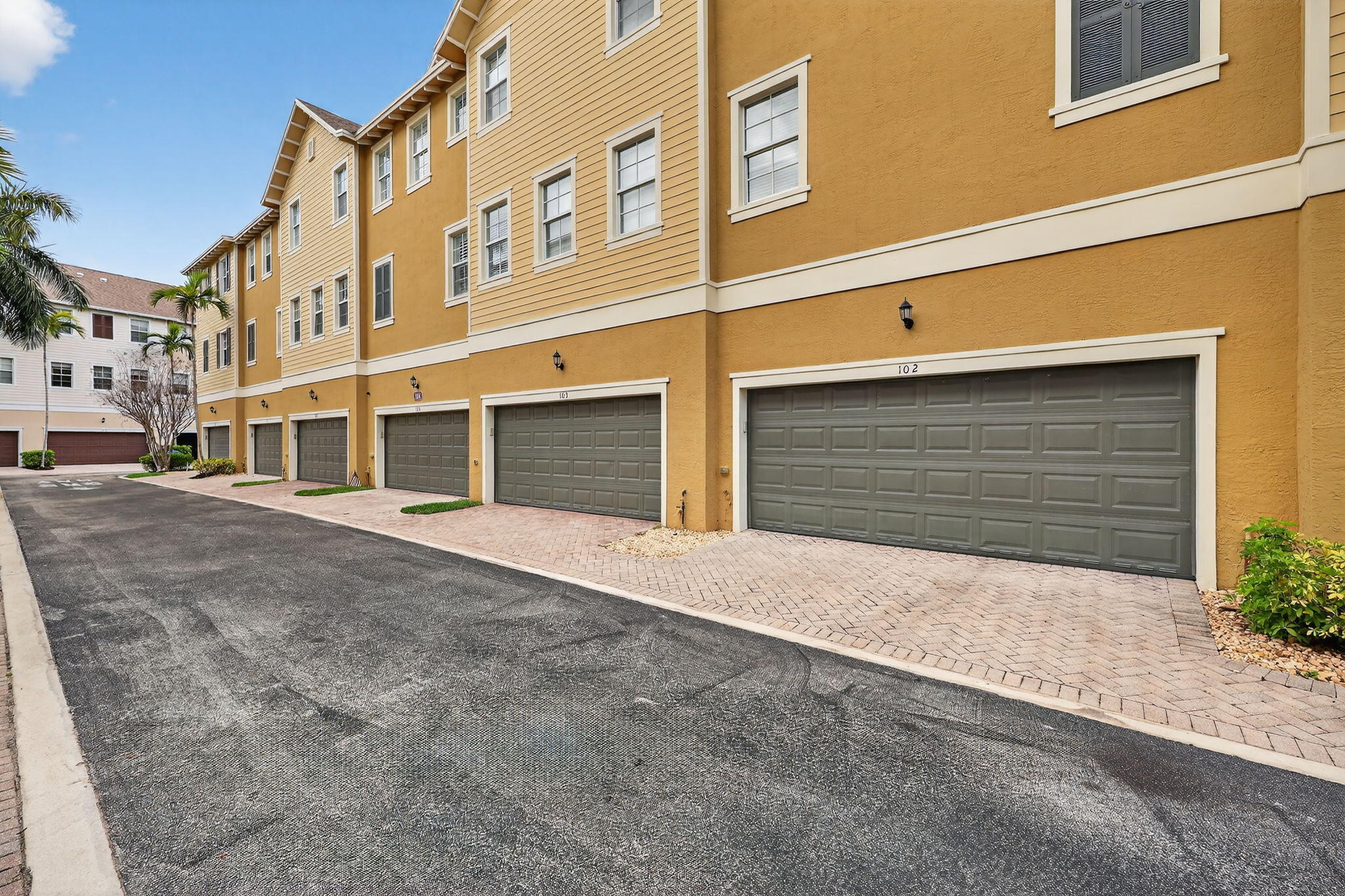 SANDPIPER COVE AT BOTANICA CONDO - Residential