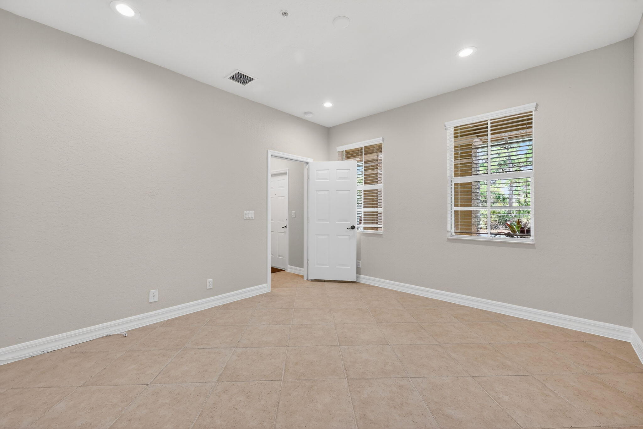 SANDPIPER COVE AT BOTANICA CONDO - Residential