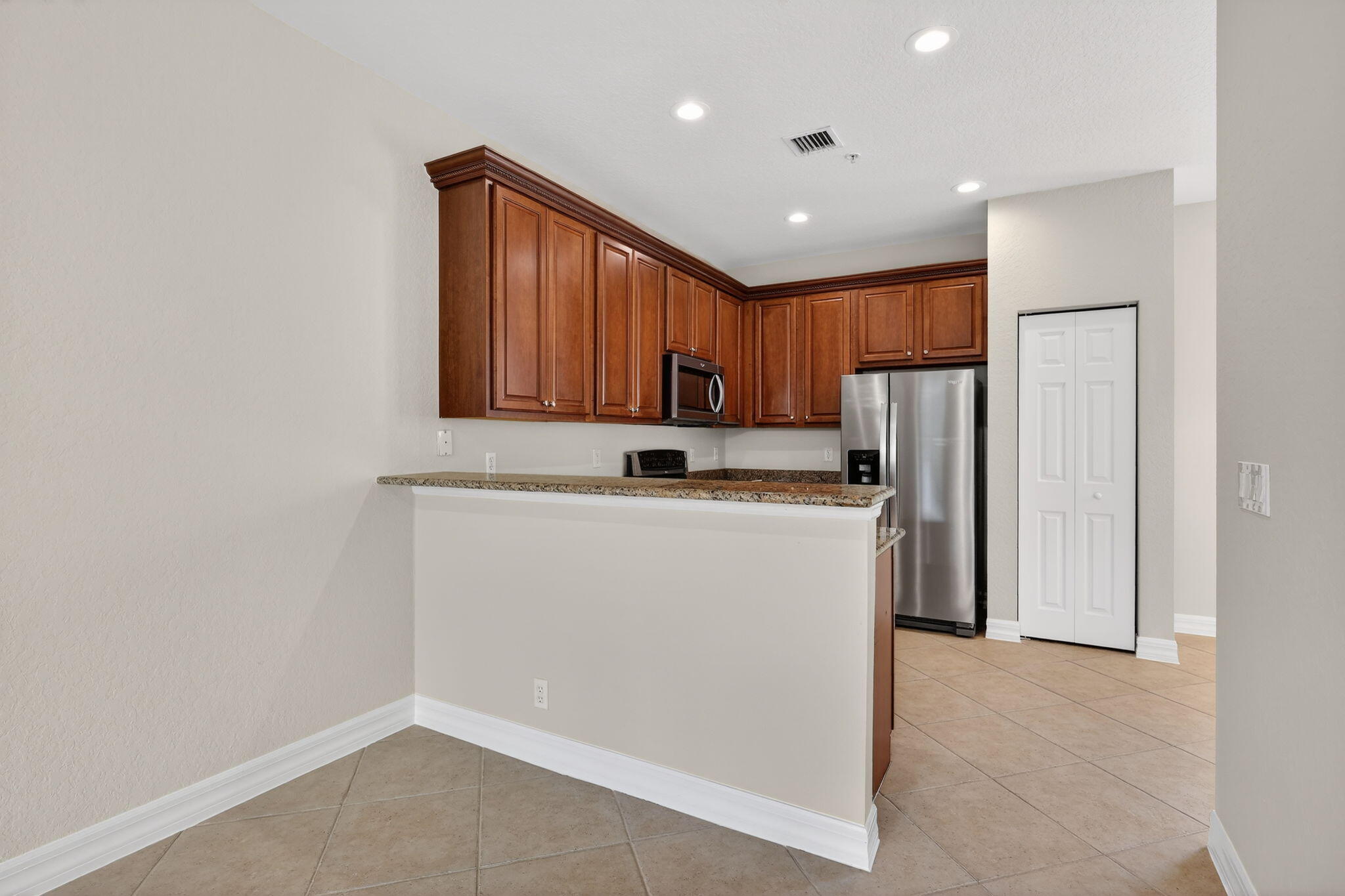 SANDPIPER COVE AT BOTANICA CONDO - Residential