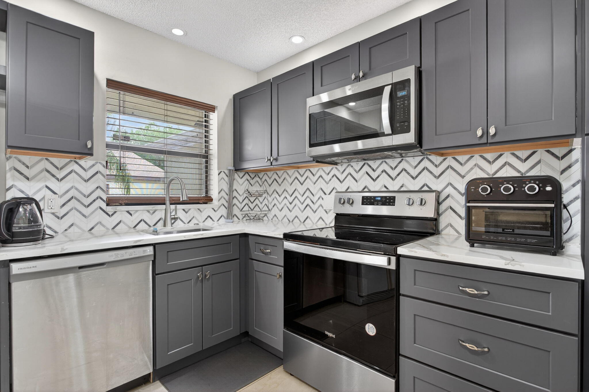 BAYWOOD VILLAGE III-B CONDO - Residential