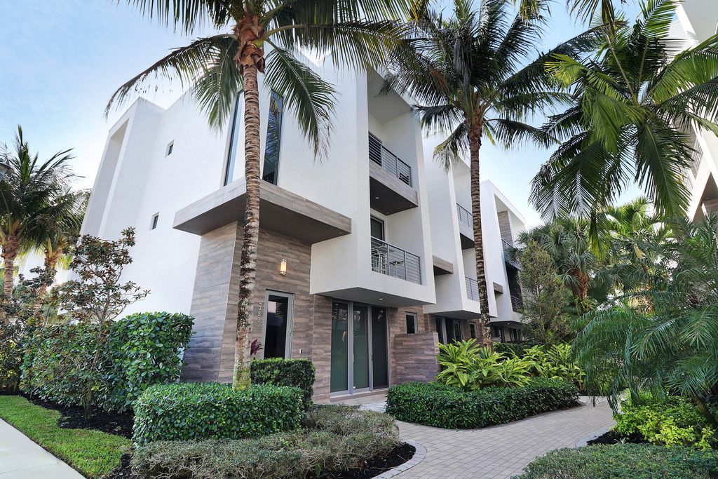 Photo of 4033 NW 17th Way, Boca Raton, FL 33431 (MLS # B26008109)