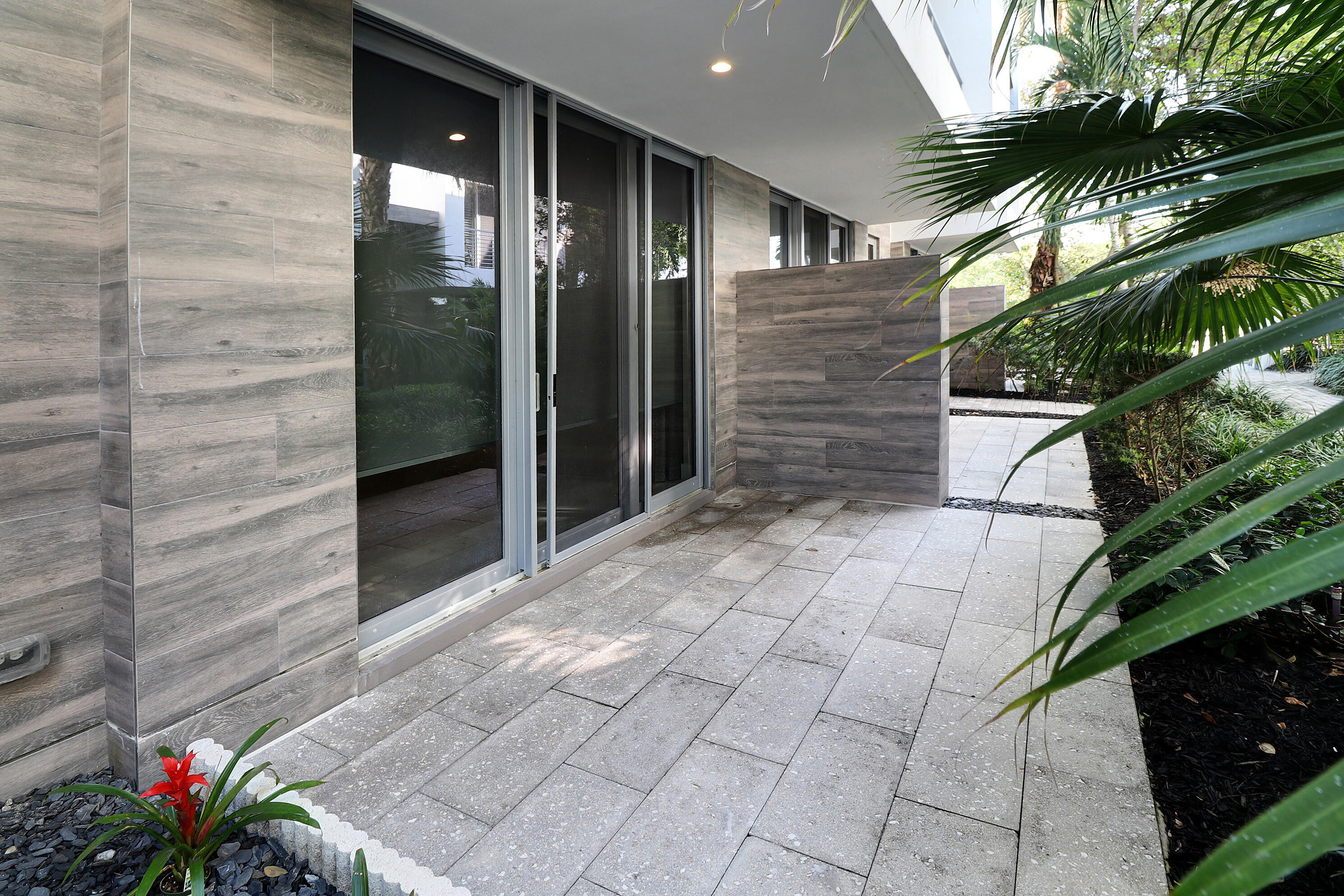 SPANISH RIVER TOWNHOMES / Moderne Boca - Residential