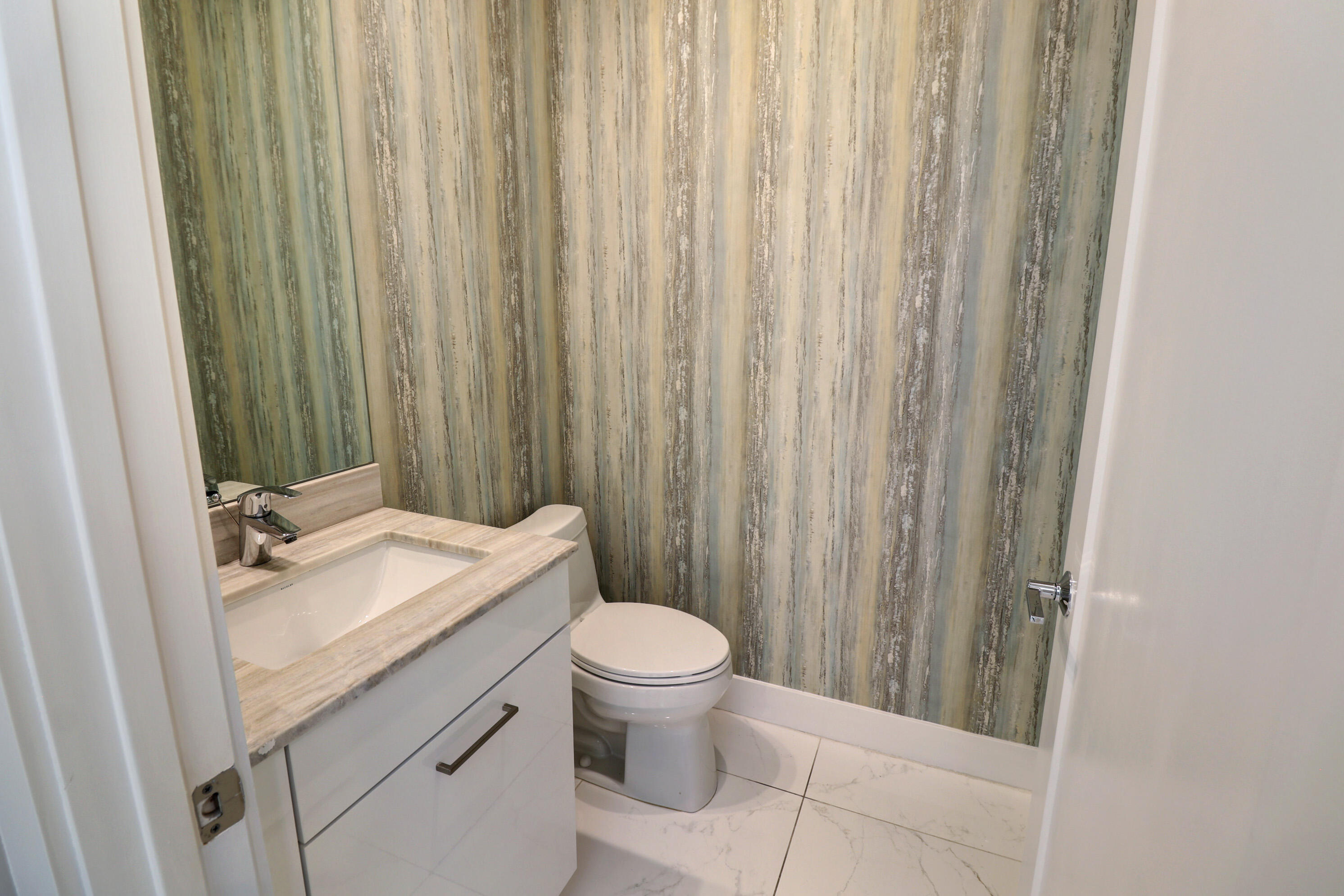 SPANISH RIVER TOWNHOMES / Moderne Boca - Residential