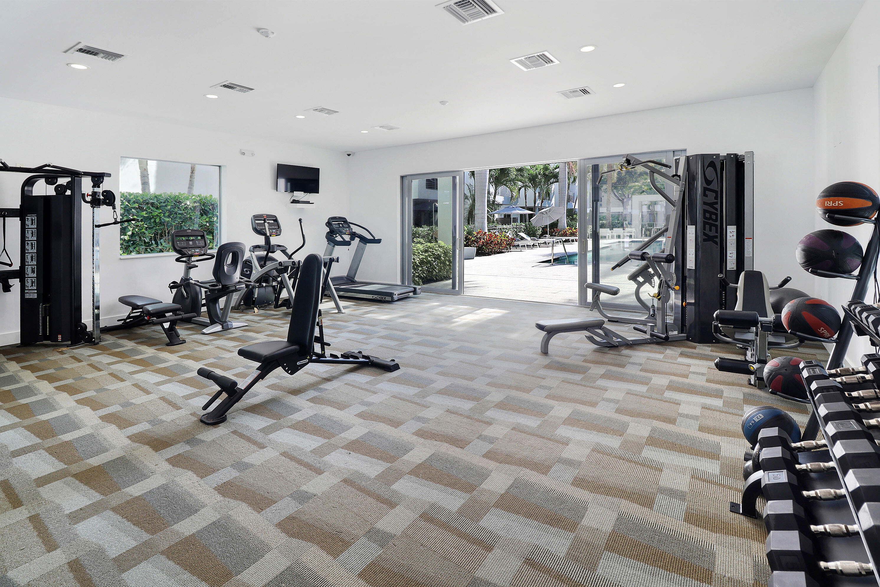 SPANISH RIVER TOWNHOMES / Moderne Boca - Residential