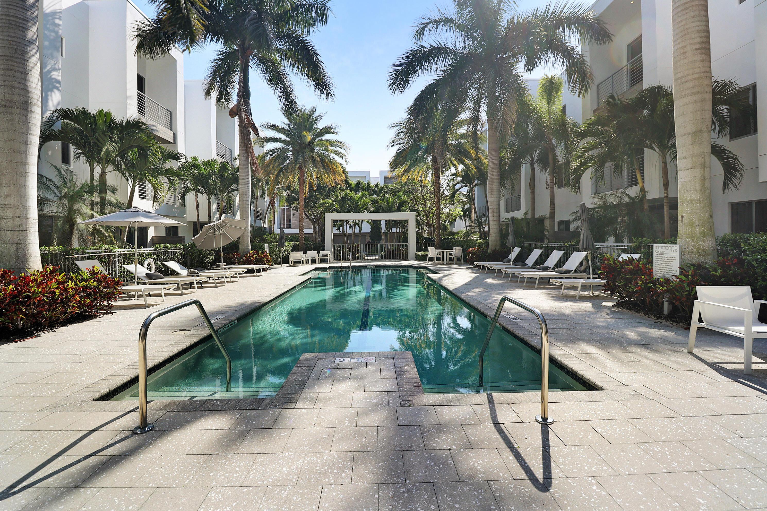 SPANISH RIVER TOWNHOMES / Moderne Boca - Residential