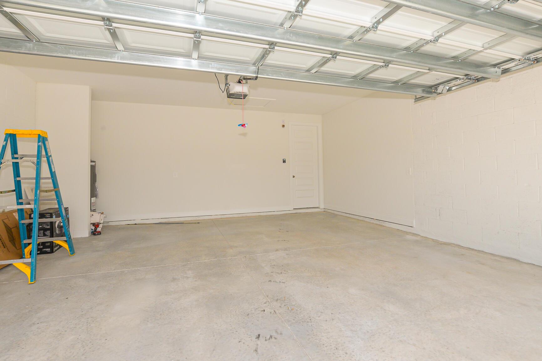 AZALEA - Residential Lease