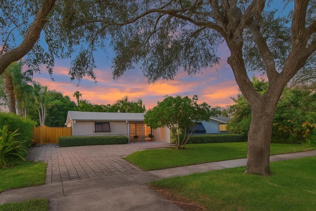 Photo of 777 Lagoon Drive, North Palm Beach, FL 33408 (MLS # R11128502)