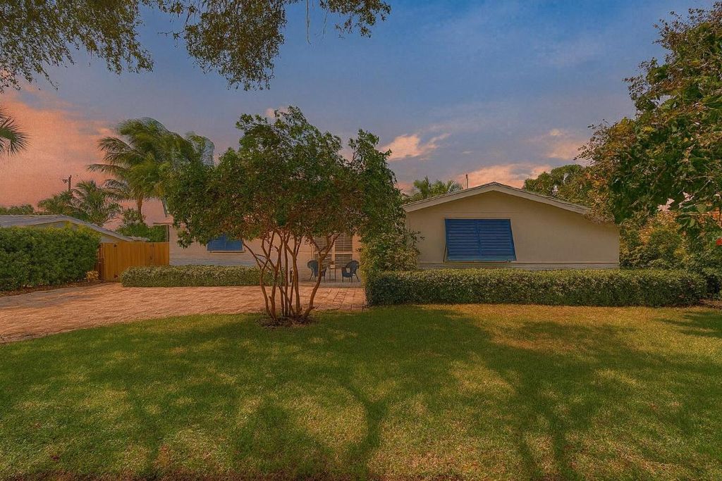 Photo of 777 Lagoon Drive, North Palm Beach, FL 33408 (MLS # R11128502)