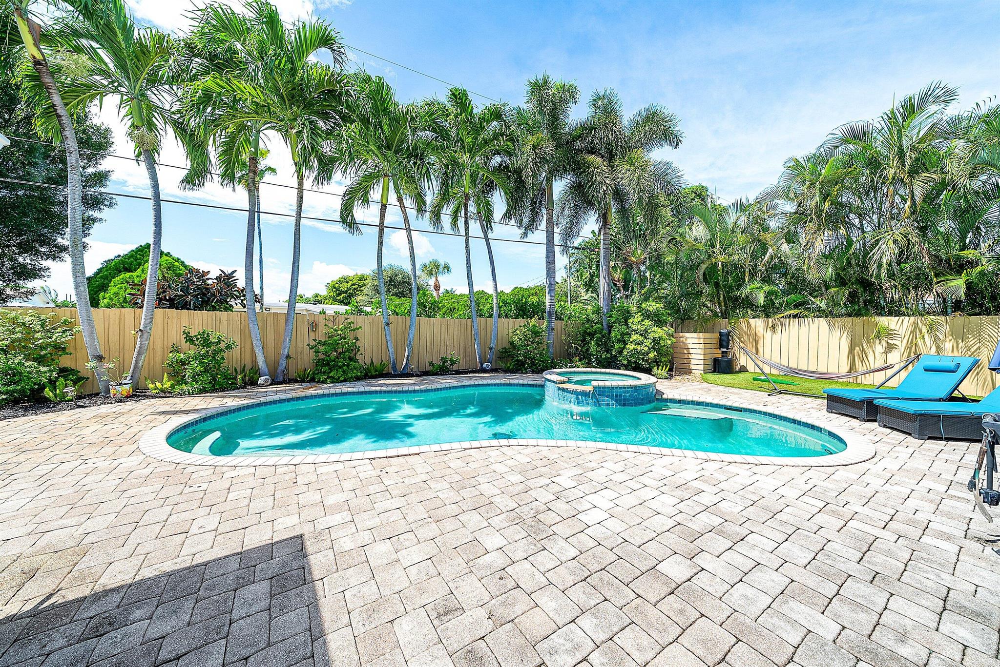 NORTH PALM BEACH VILLAGE - Residential