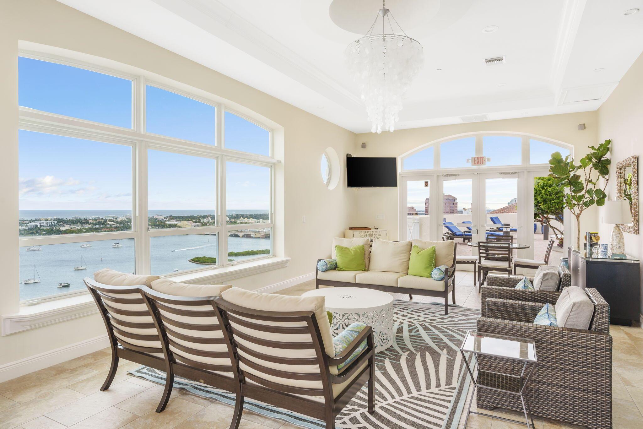 ESPLANADE GRANDE CONDO - Residential