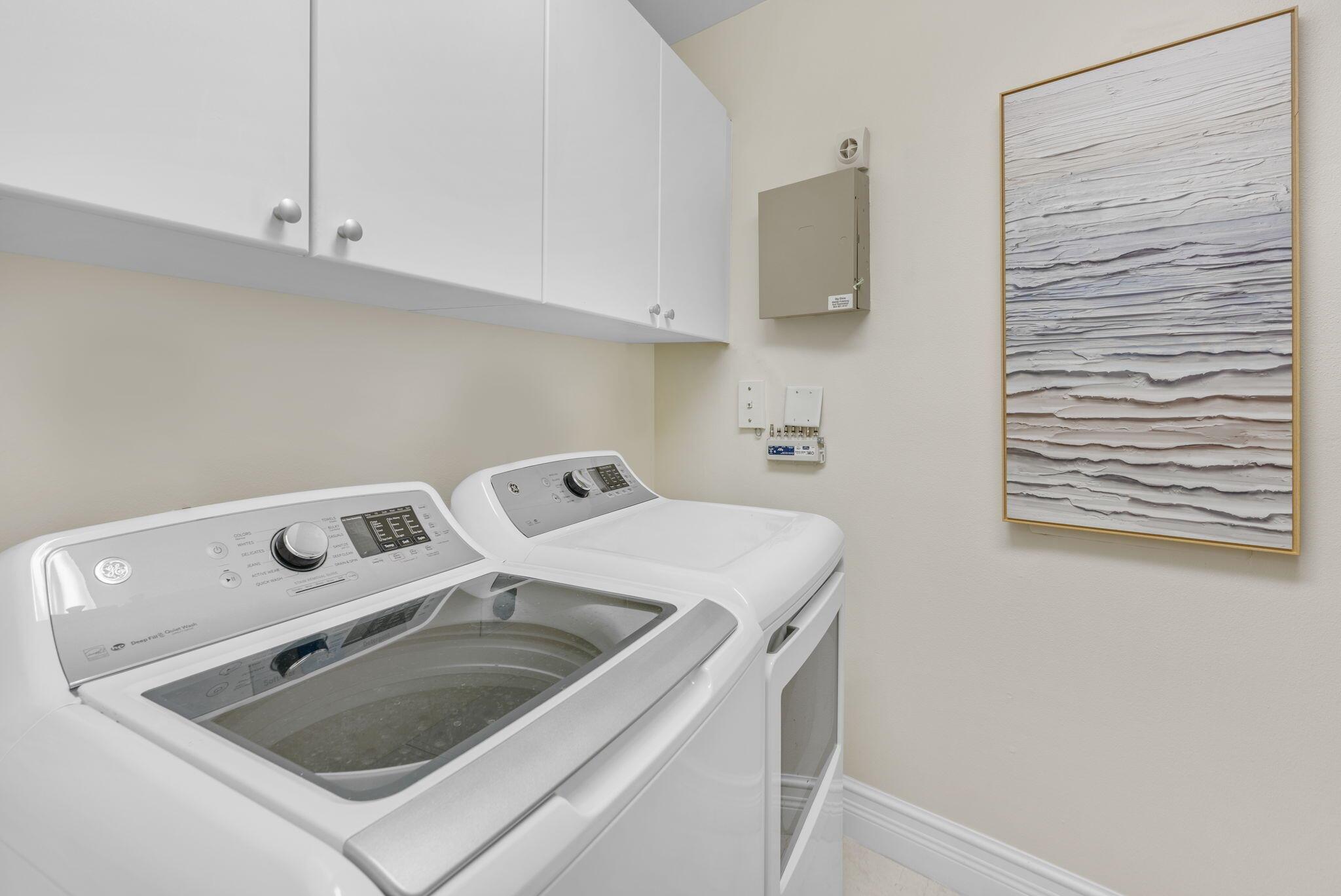 ESPLANADE GRANDE CONDO - Residential