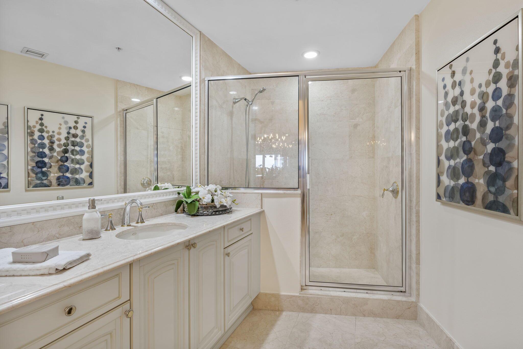 ESPLANADE GRANDE CONDO - Residential