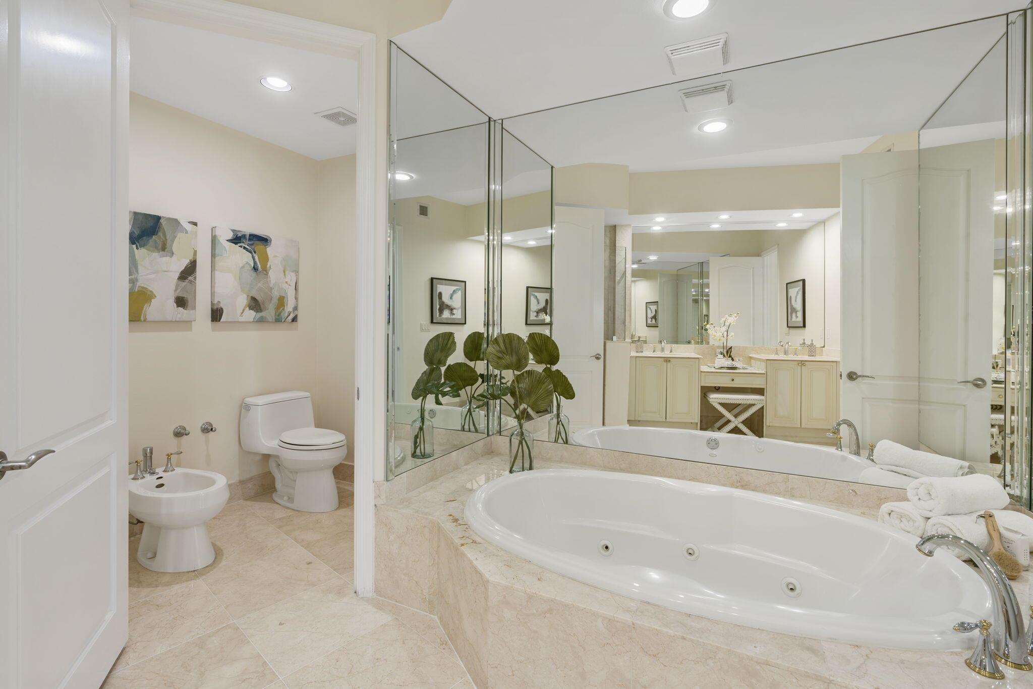 ESPLANADE GRANDE CONDO - Residential