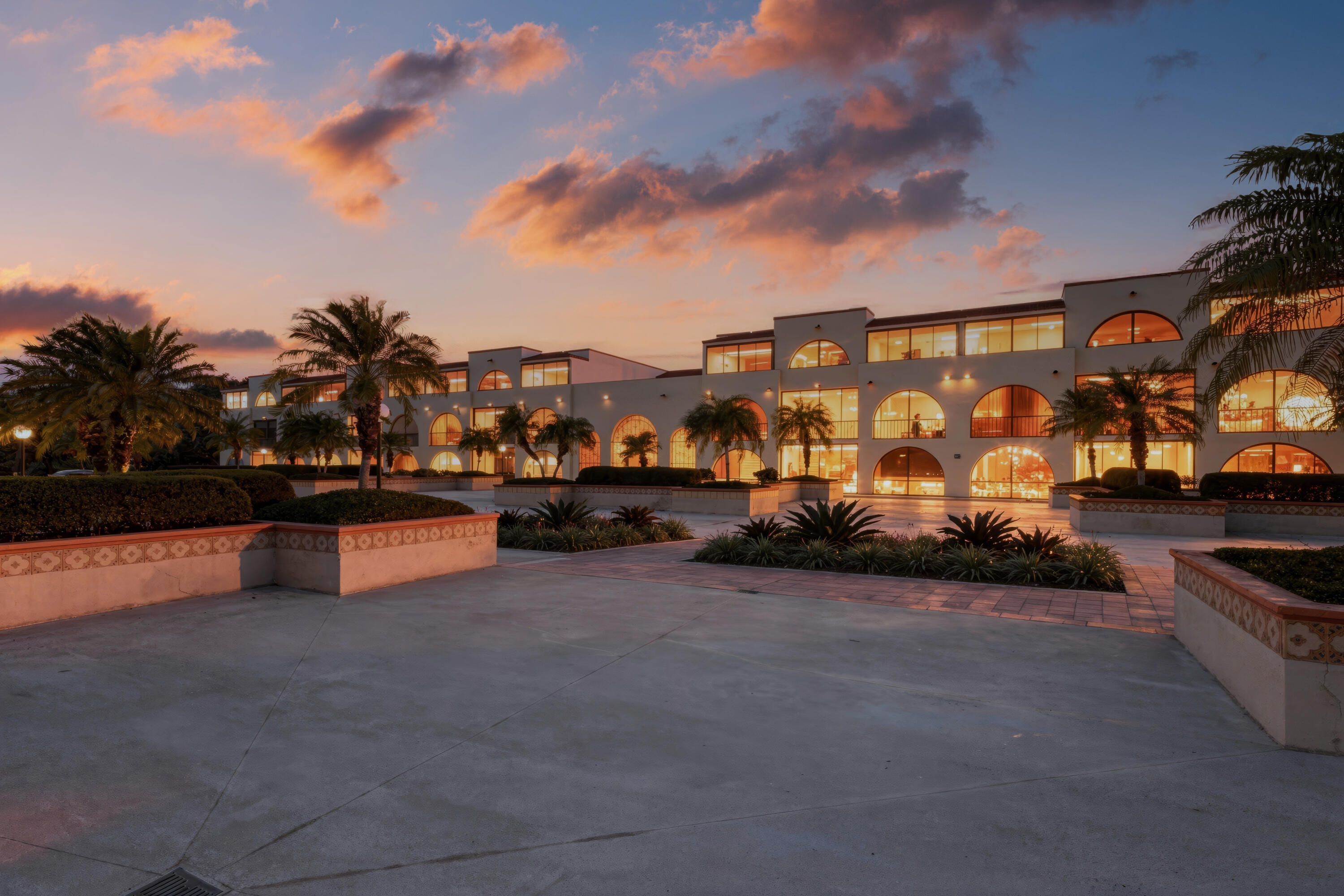 ROBLES DEL MAR (OAKS OF THE SEA) - Residential