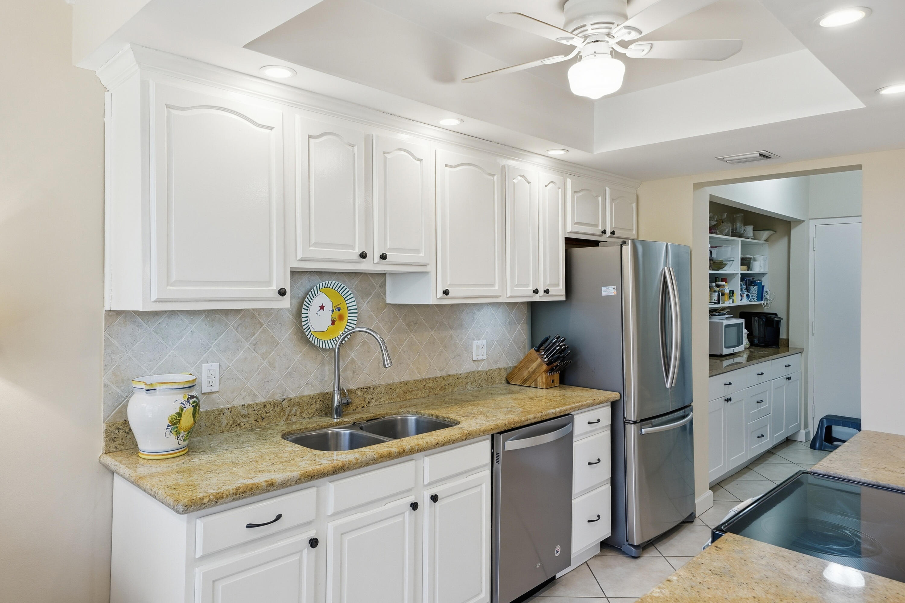 ROBLES DEL MAR (OAKS OF THE SEA) - Residential