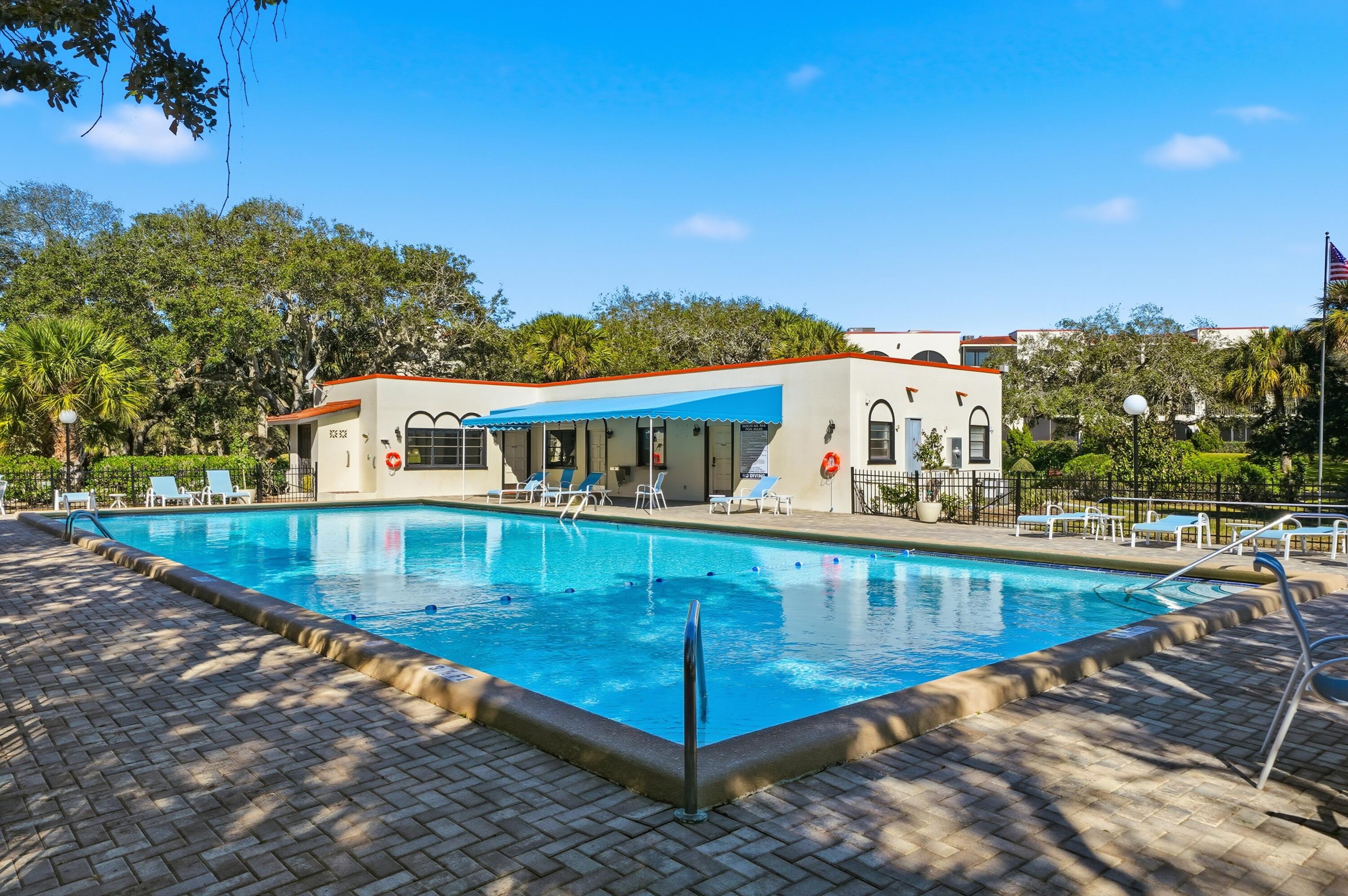 ROBLES DEL MAR (OAKS OF THE SEA) - Residential