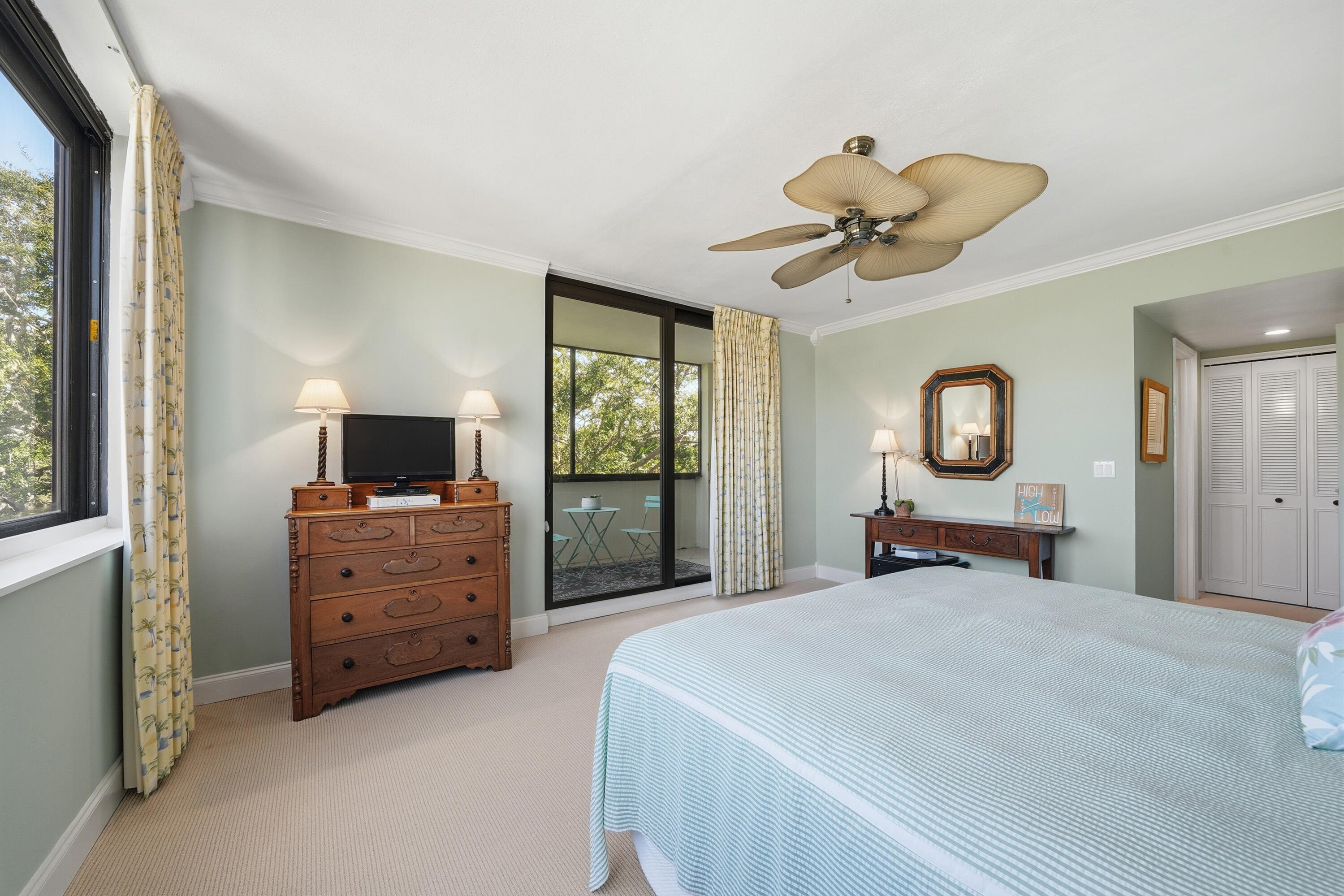 ROBLES DEL MAR (OAKS OF THE SEA) - Residential