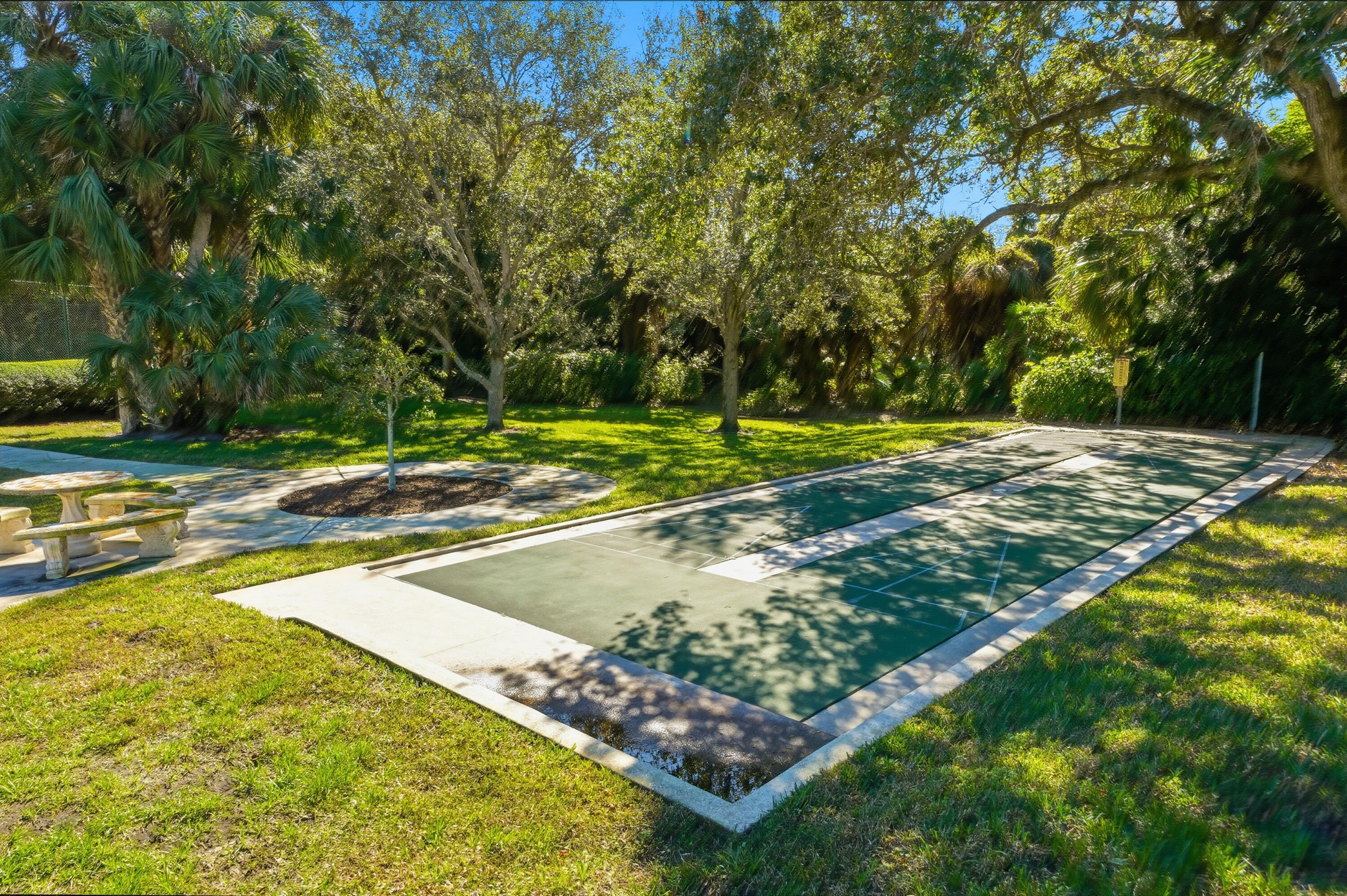 ROBLES DEL MAR (OAKS OF THE SEA) - Residential