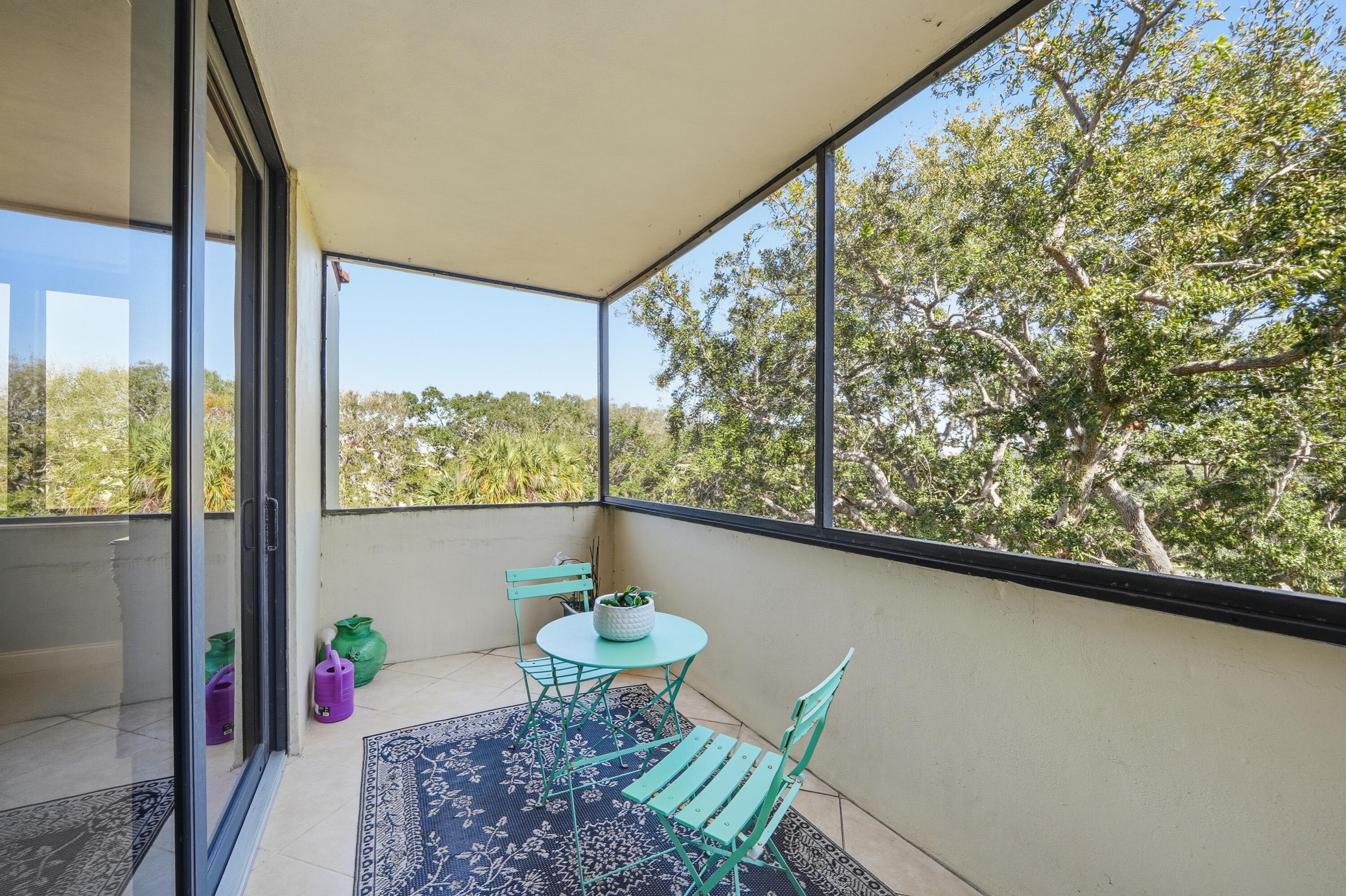 ROBLES DEL MAR (OAKS OF THE SEA) - Residential