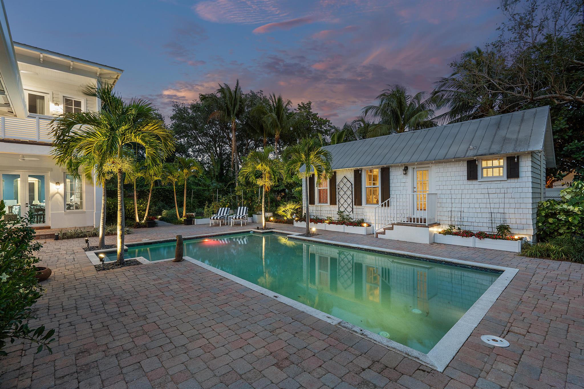 CRUZAN CORNER - Residential