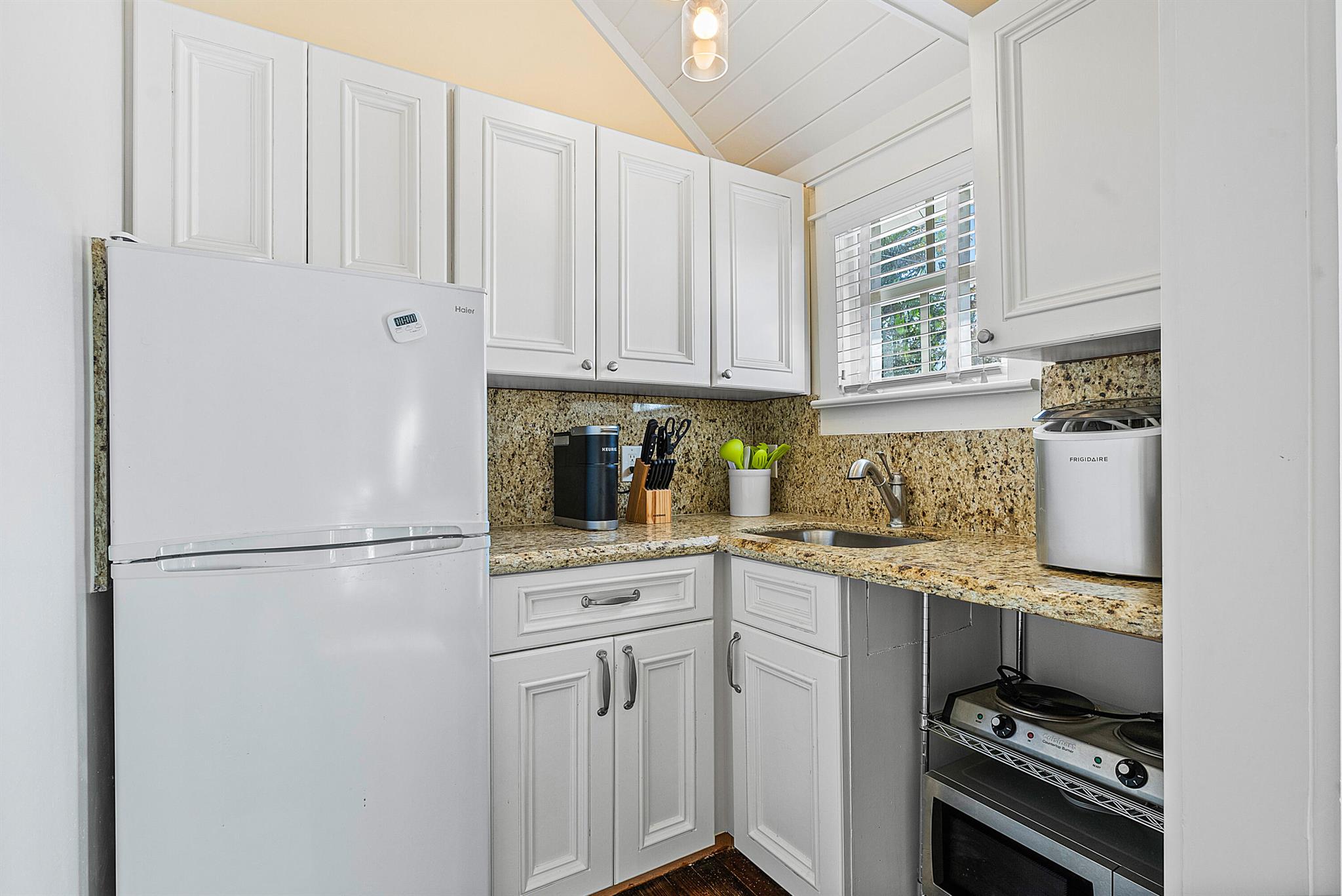 CRUZAN CORNER - Residential