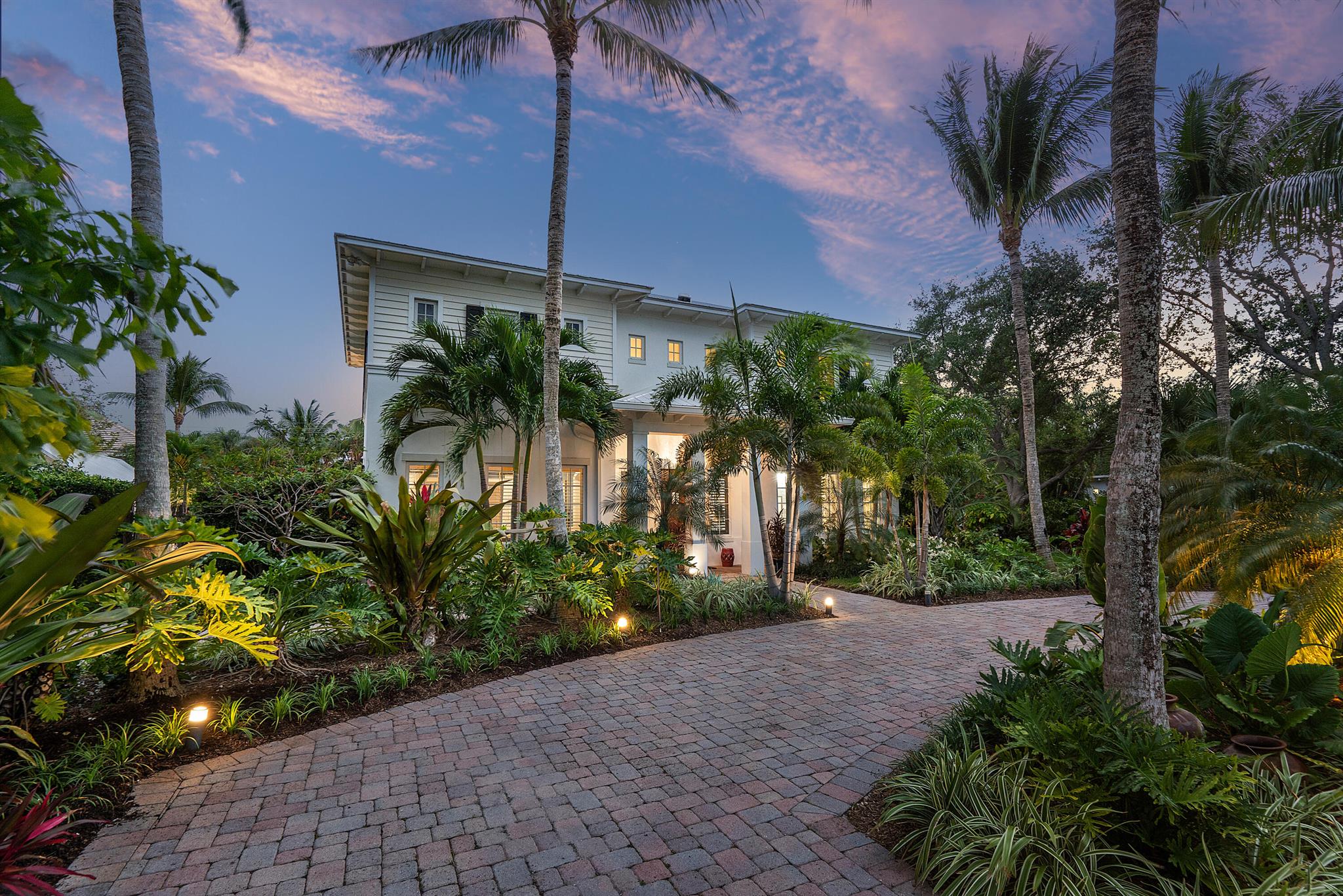 CRUZAN CORNER - Residential