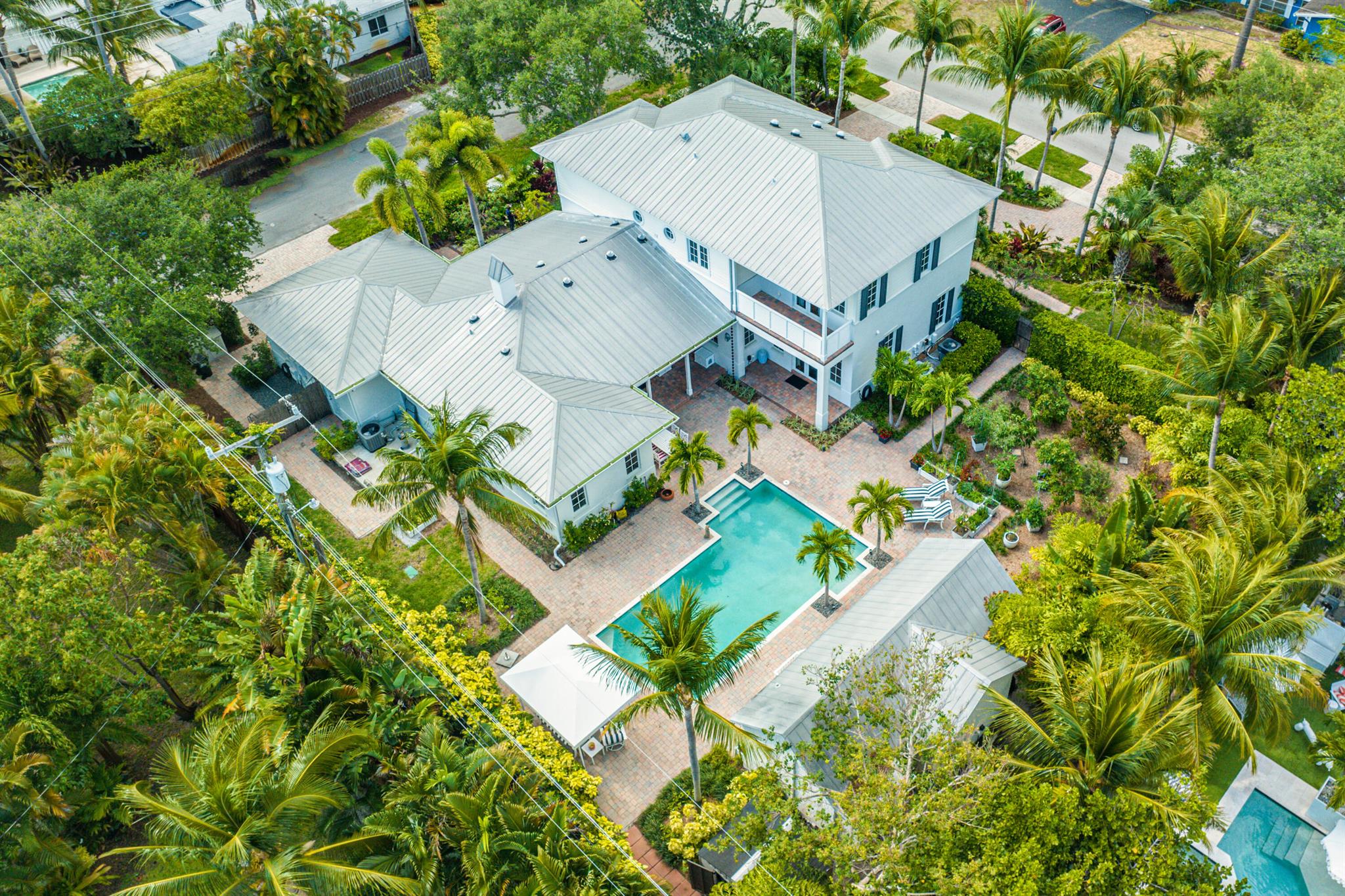 CRUZAN CORNER - Residential