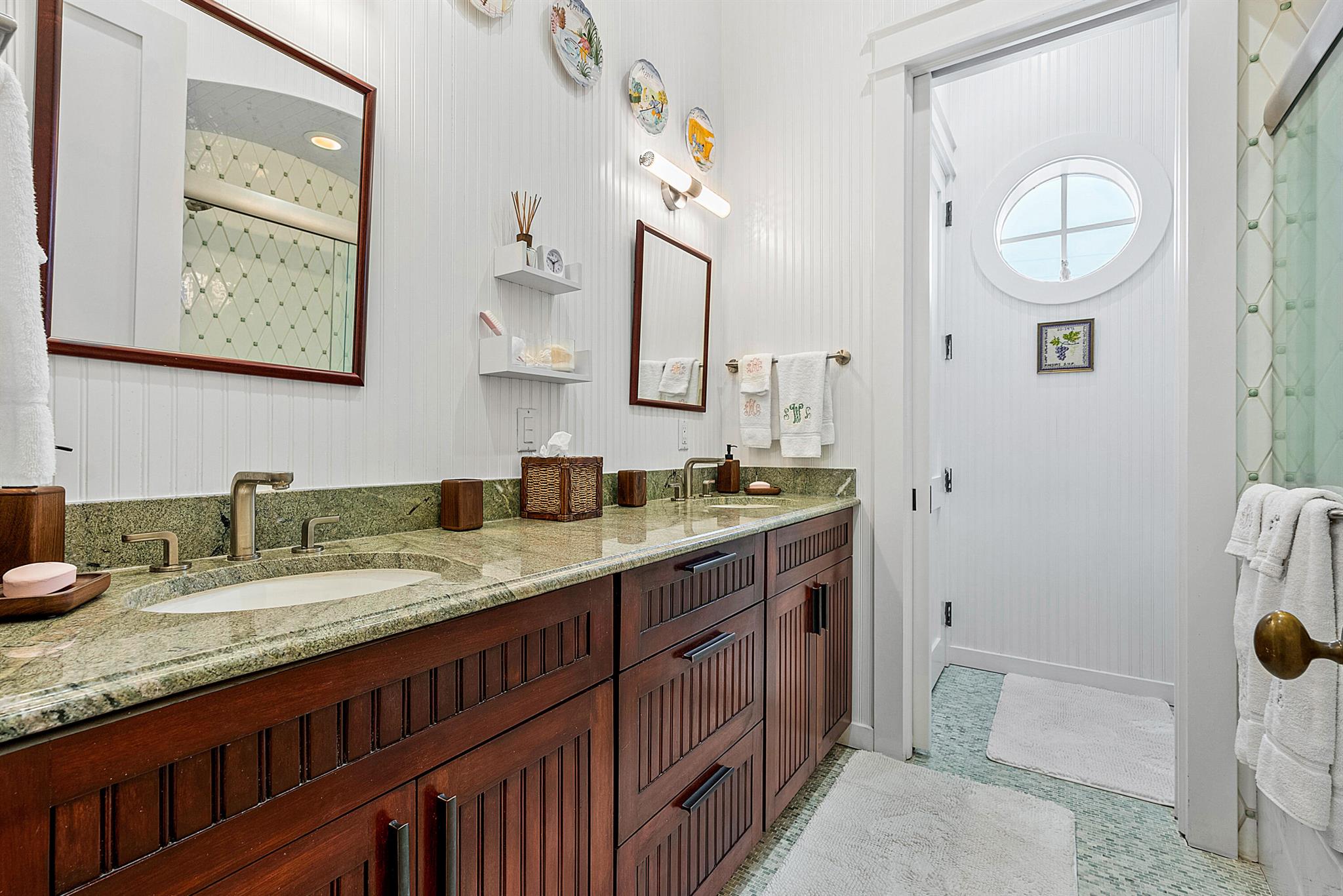 CRUZAN CORNER - Residential