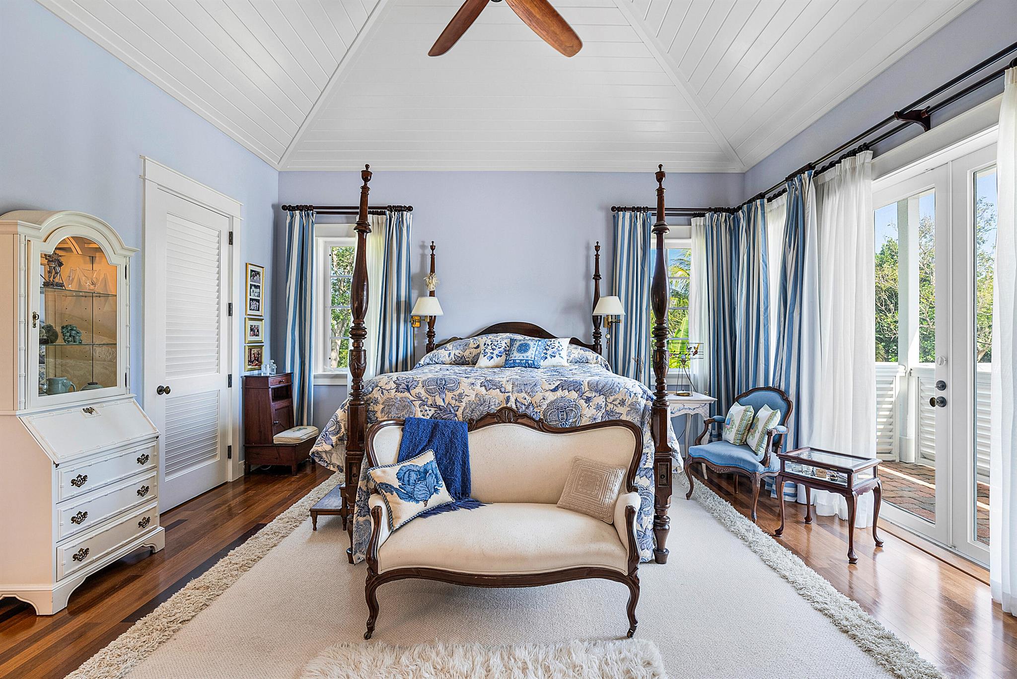 CRUZAN CORNER - Residential