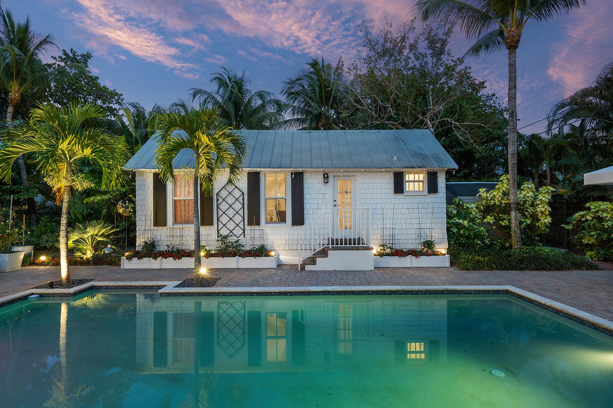 CRUZAN CORNER - Residential