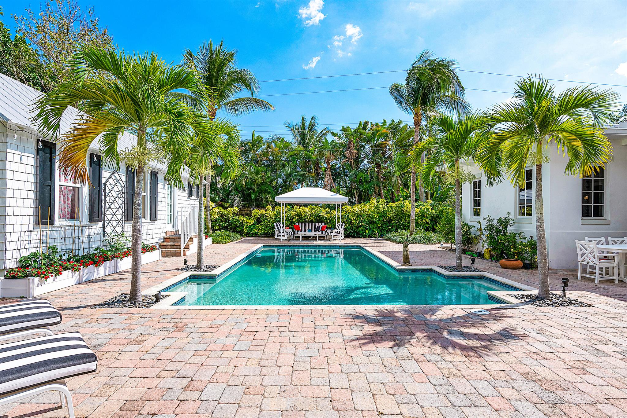 CRUZAN CORNER - Residential