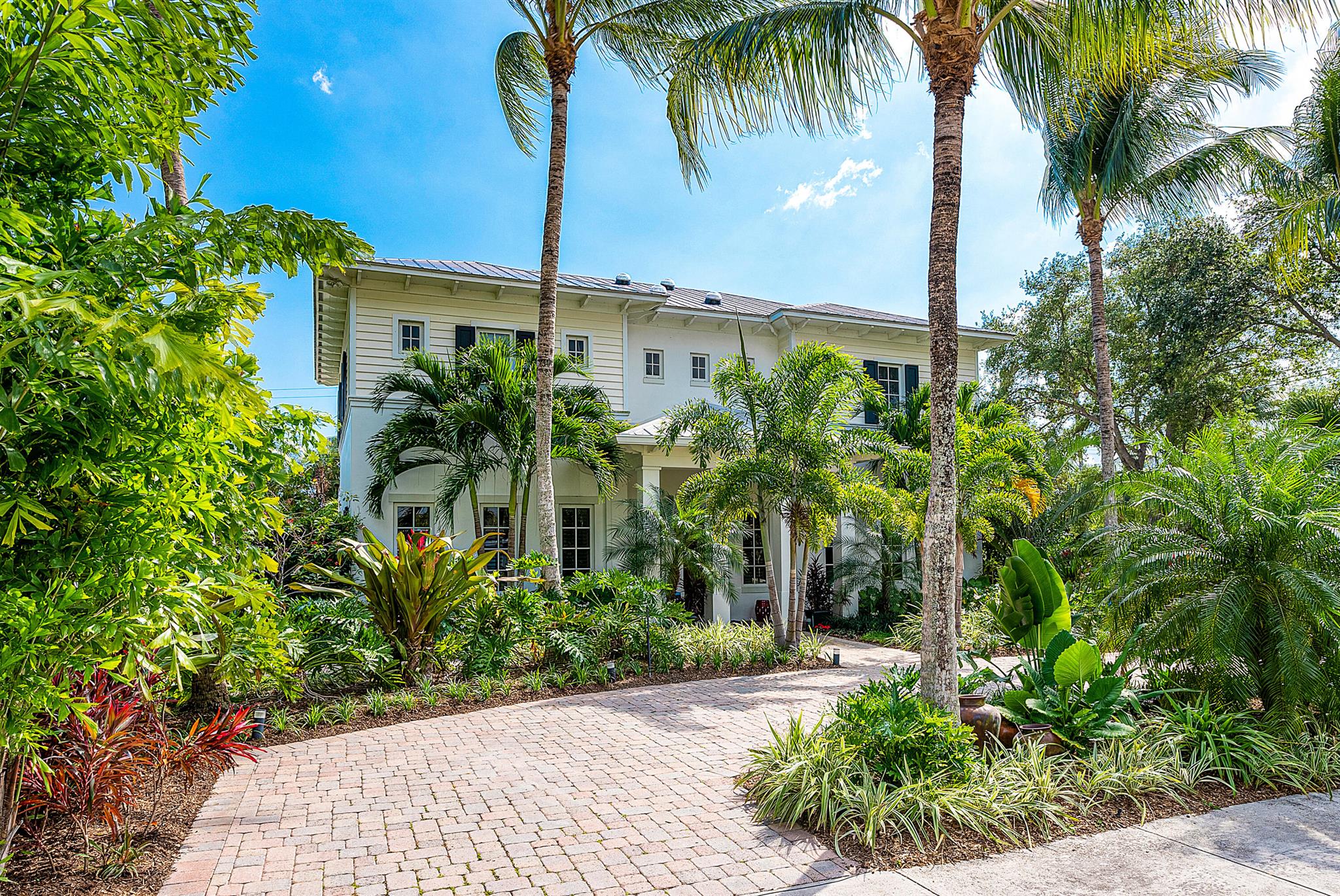 CRUZAN CORNER - Residential