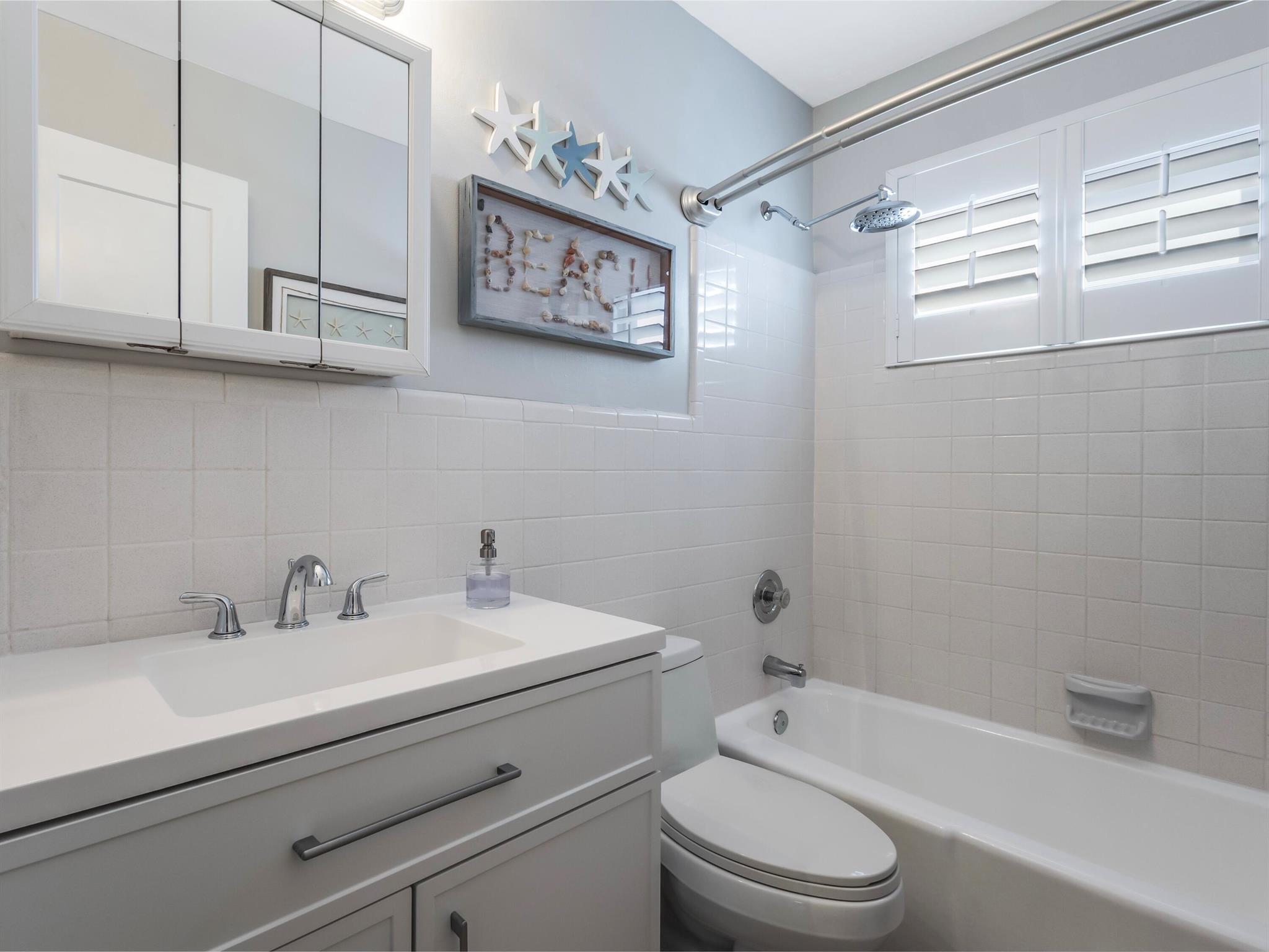 LIGHTHOUSE VIEW CONDOS - Residential