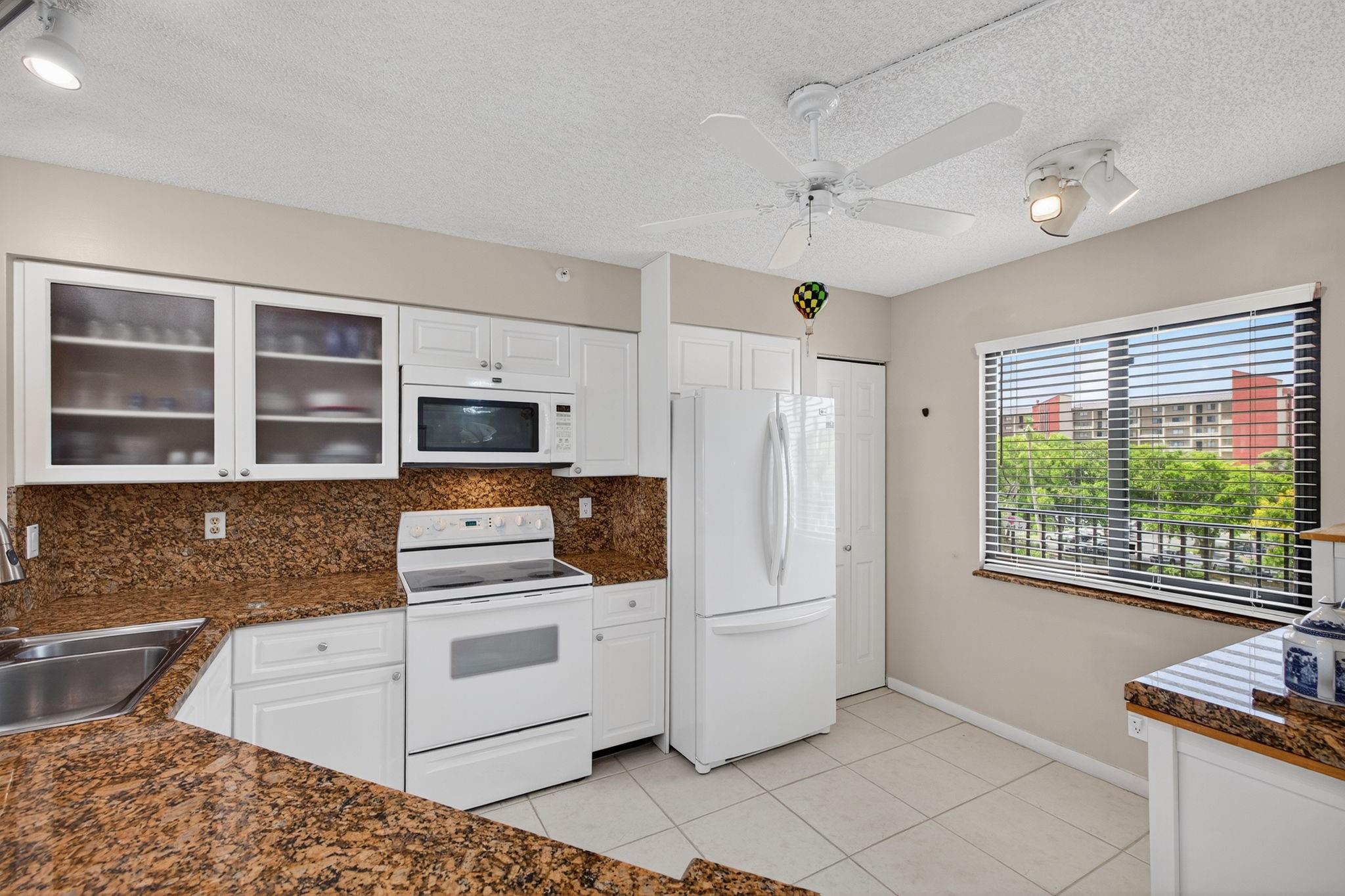 2205 S Cypress Bend Dr 505