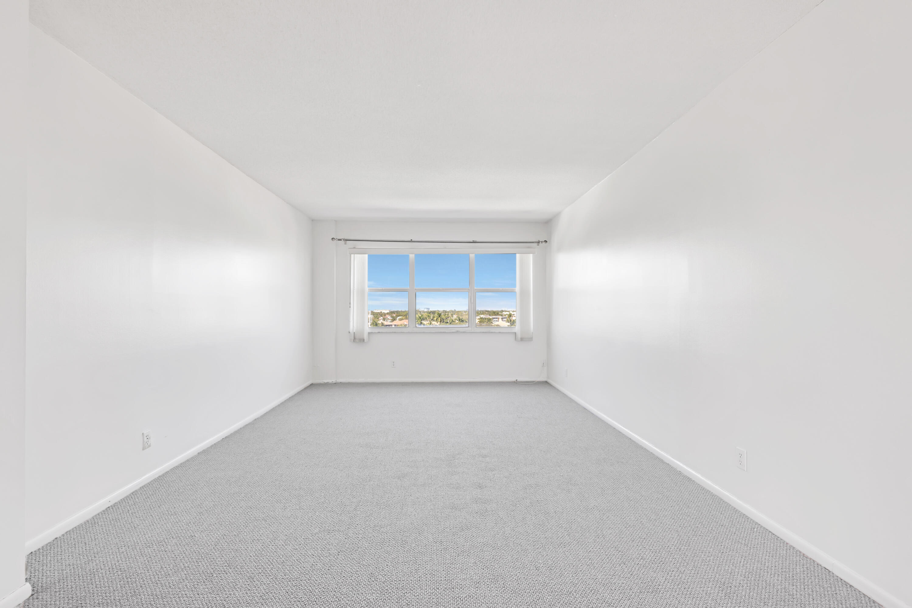 2555 NE 11th Street 804