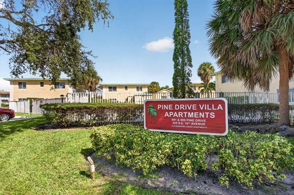 901 PINE DR APT 10, POMPANO BEACH, FL 33060 - Image 904013e865c31e8cfe8f73db43b7b903/2139163512