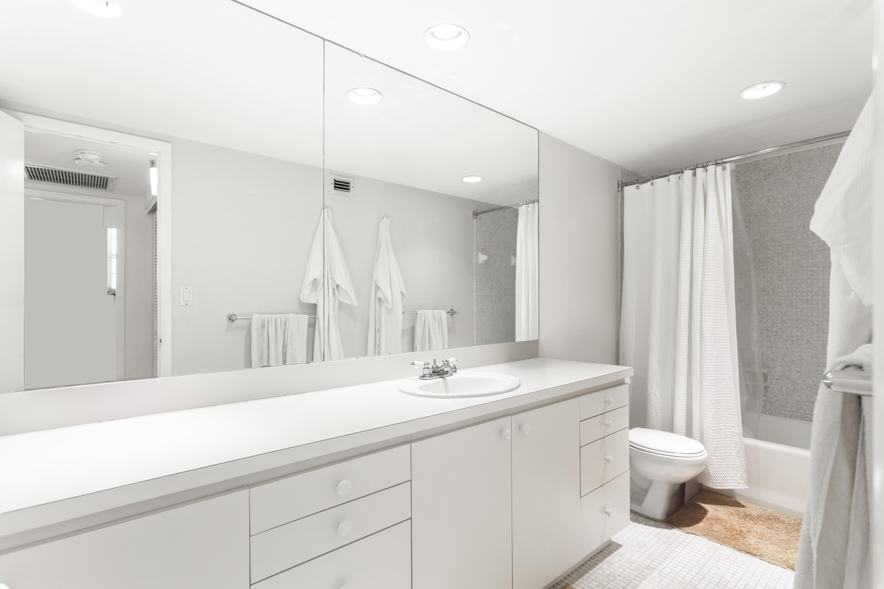 GABLES WATERWAY TOWERS CONDO - Residential