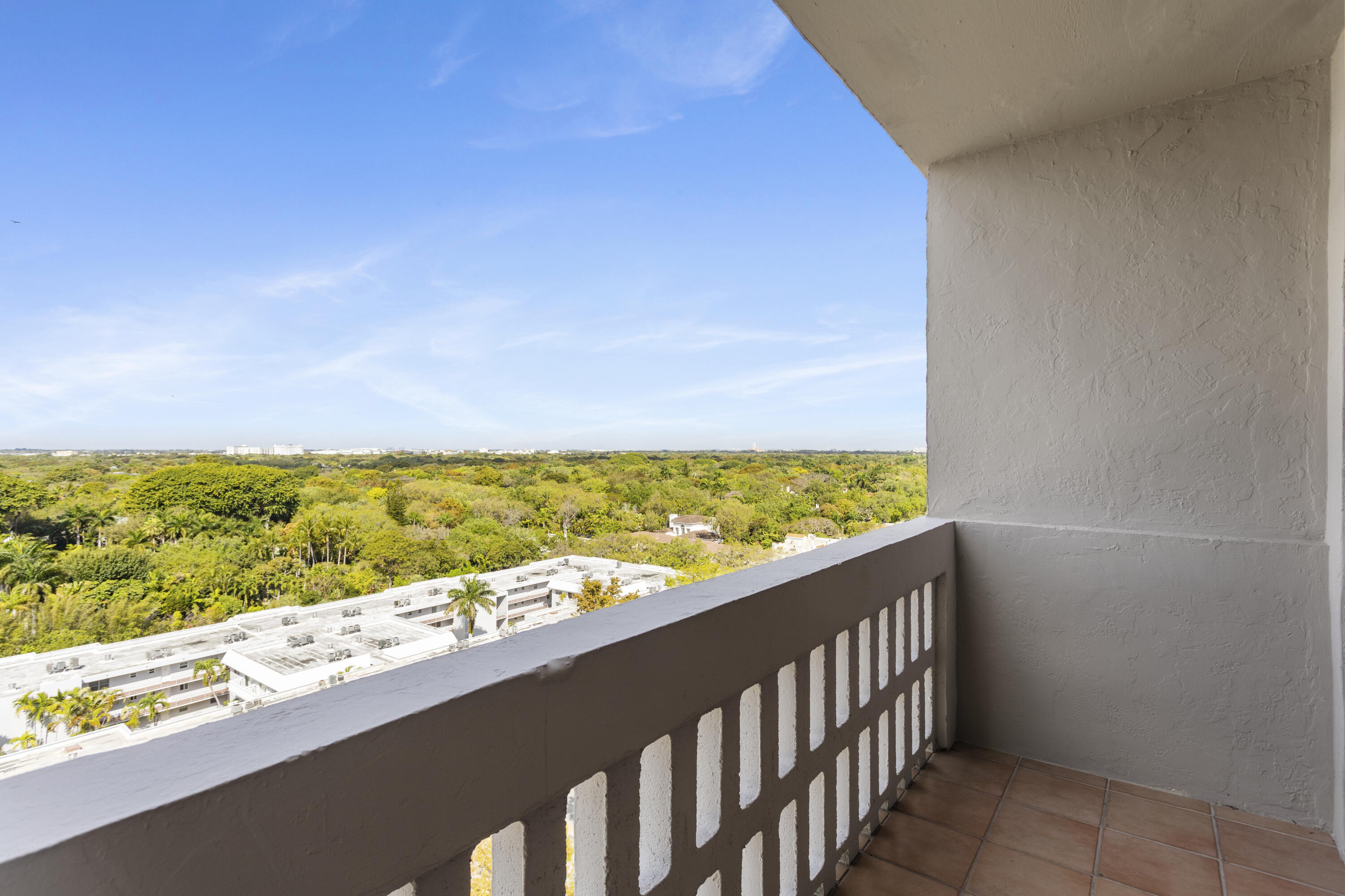 GABLES WATERWAY TOWERS CONDO - Residential